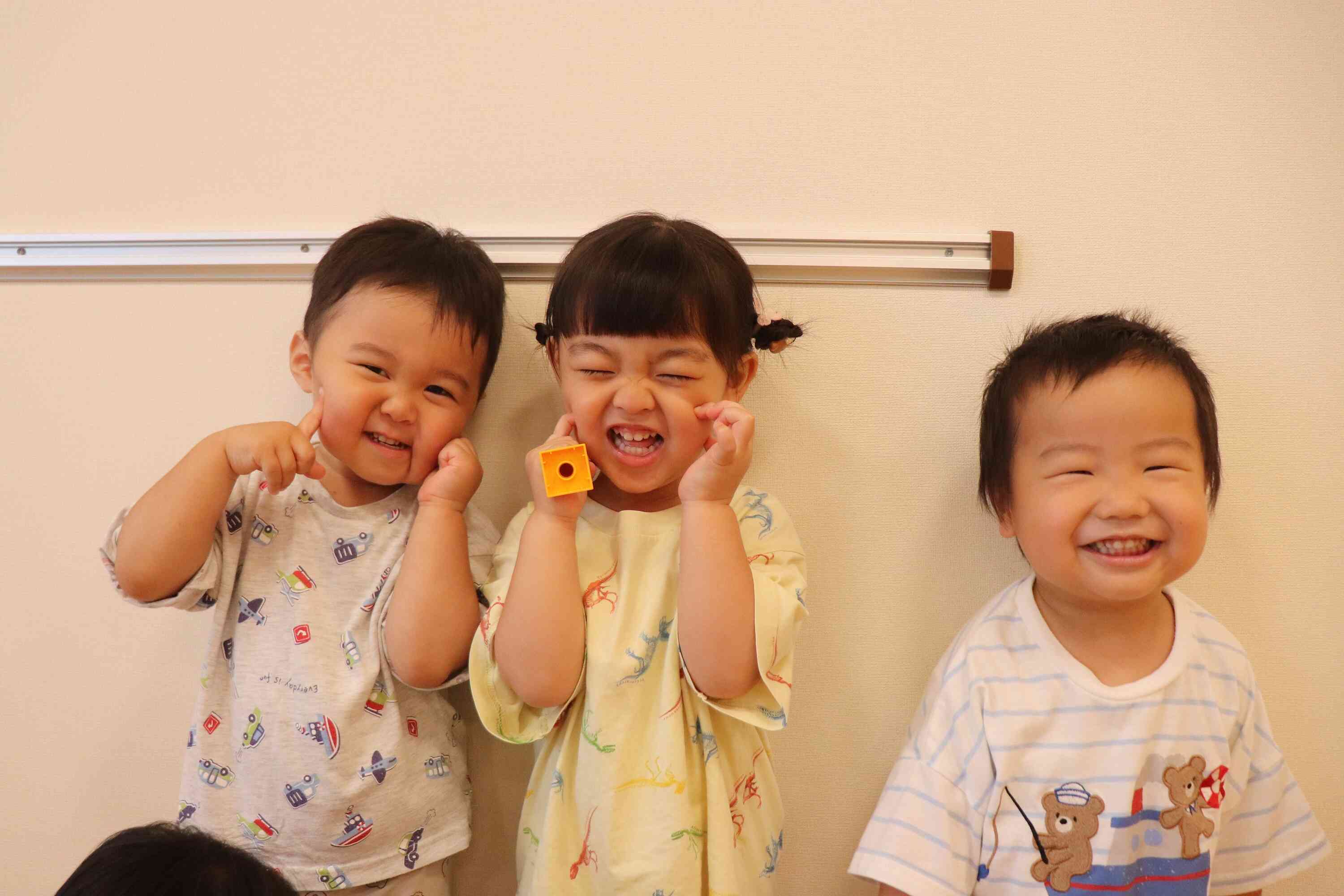 カメラを向けると・・・可愛らしいポーズをしてくれました！
