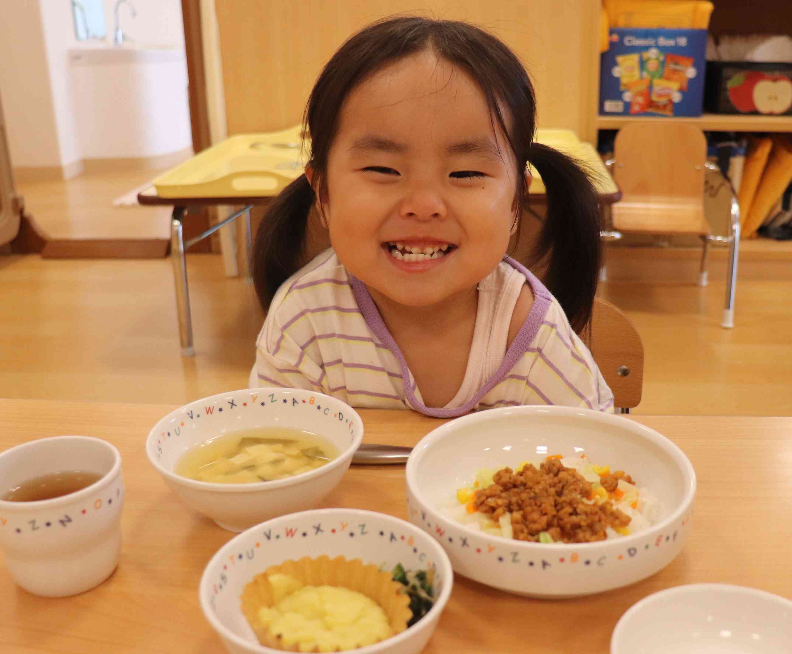 待ちに待った給食の時間☆