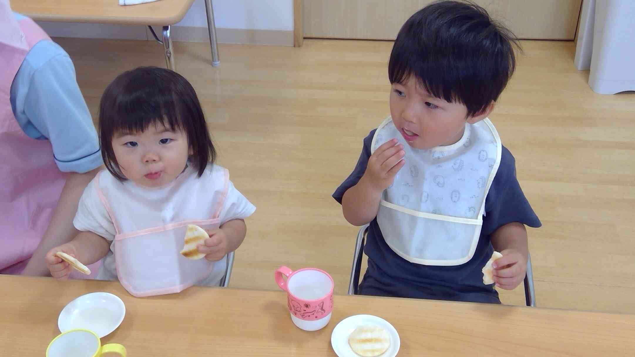 おせんべいおいしいね。