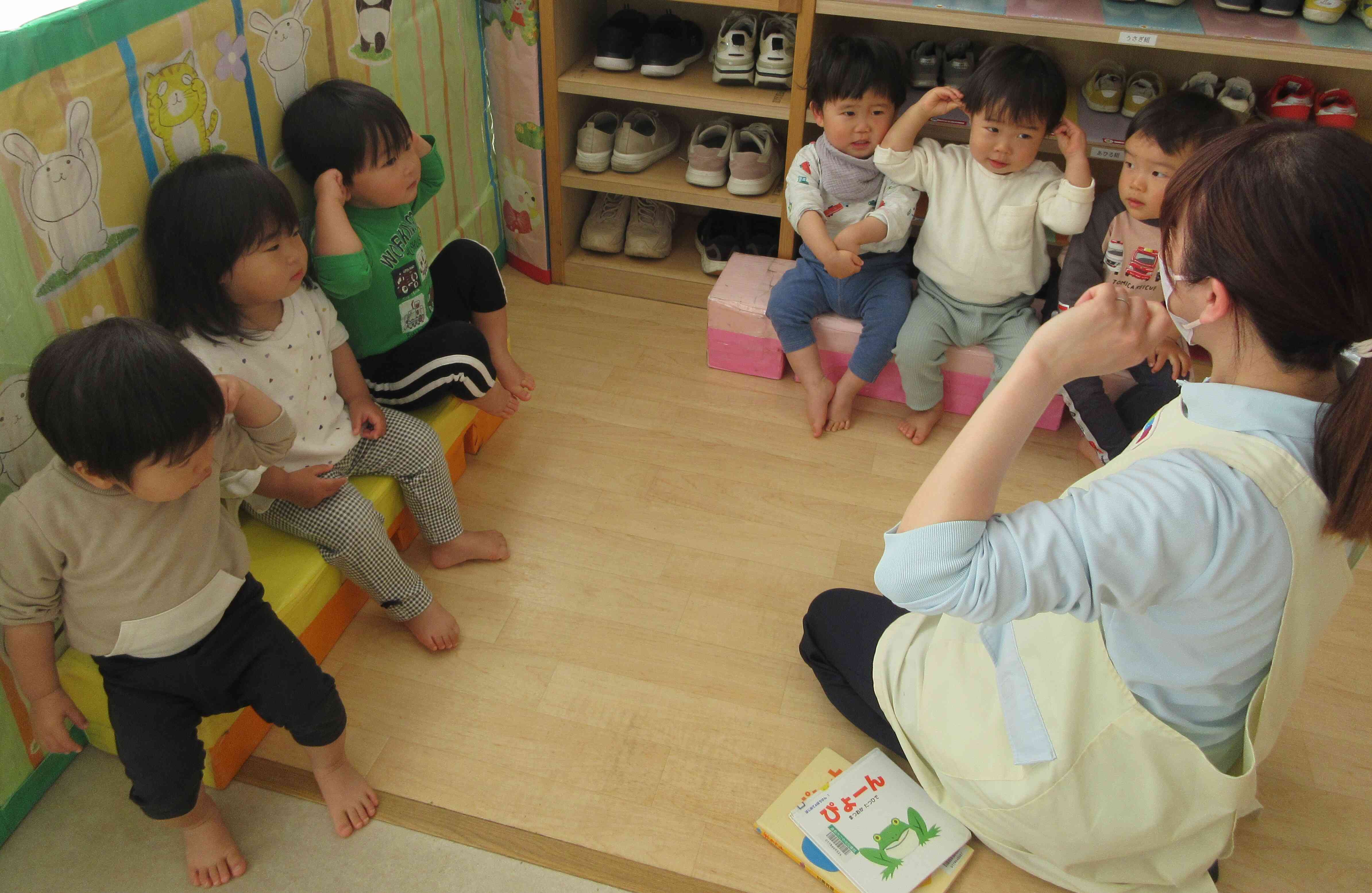 最近のあひる組（1歳児）の子どもたち
