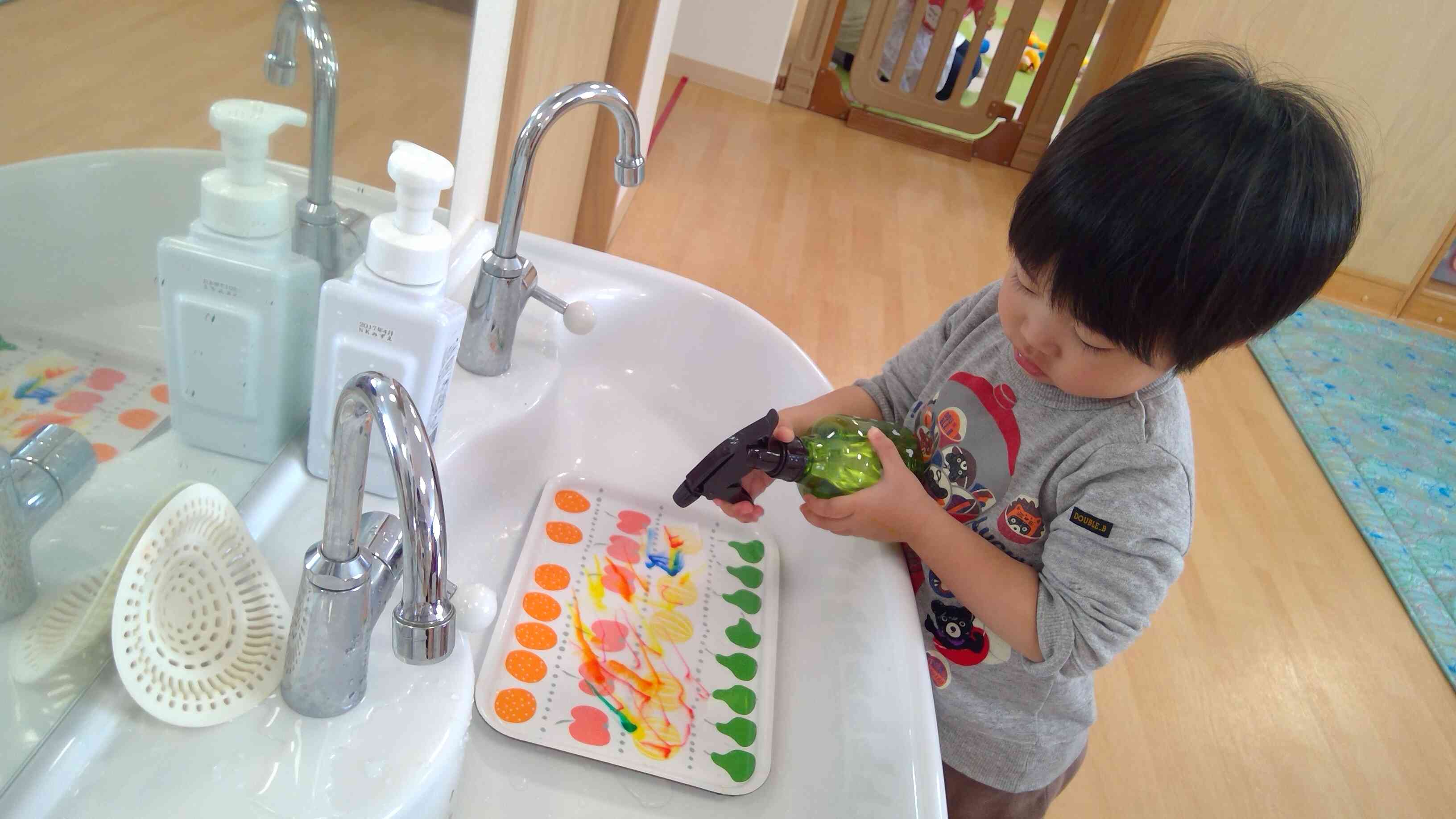 シュッシュッ！