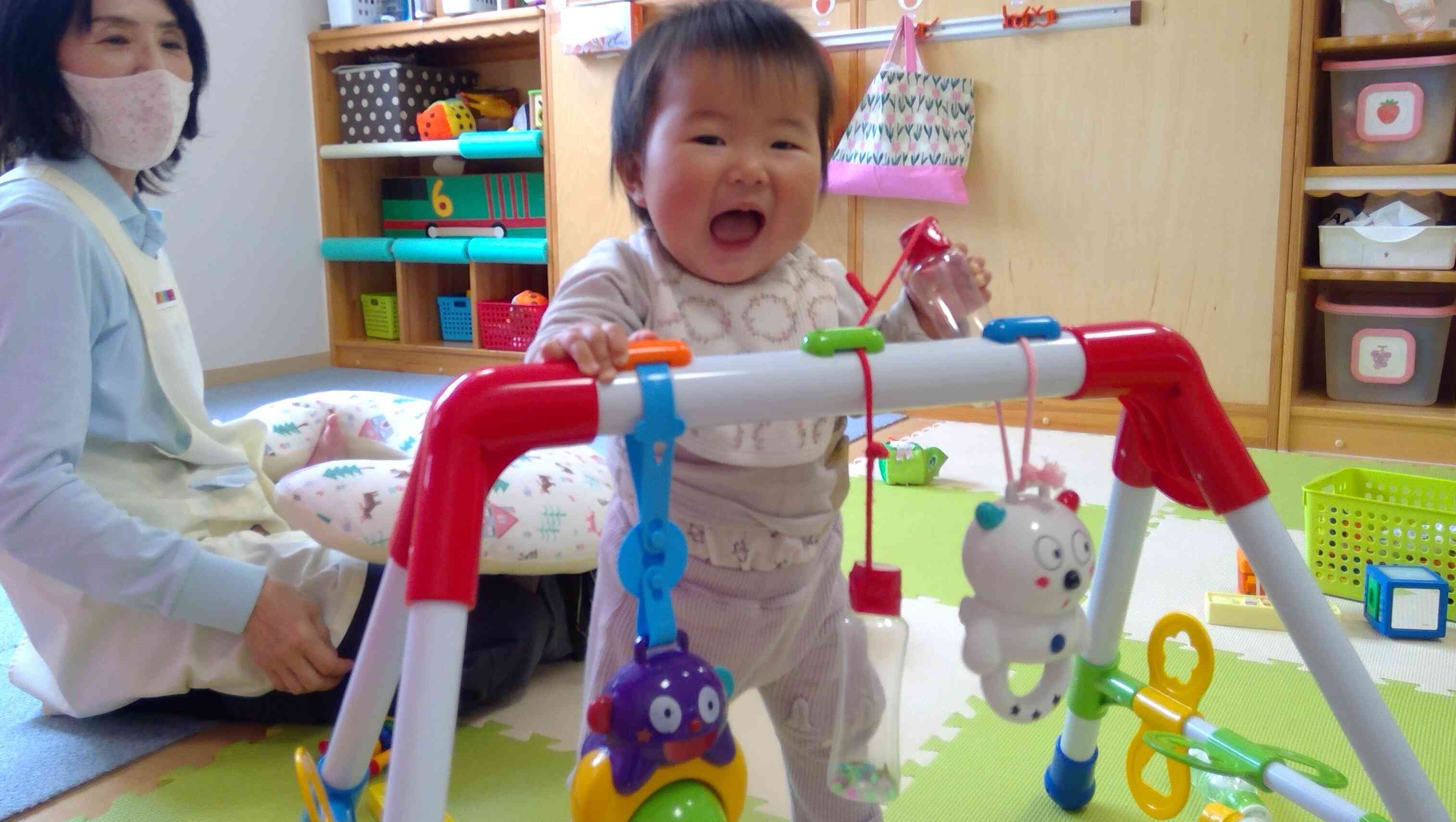 可愛いひよこ組の子どもたち(０歳児)