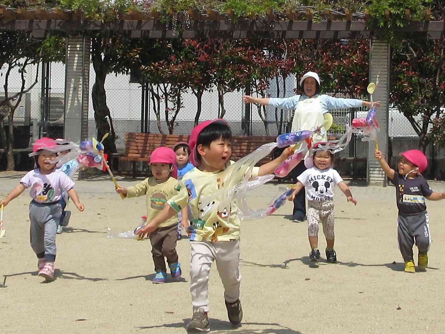 『やねより高い、こいのぼり―♪』