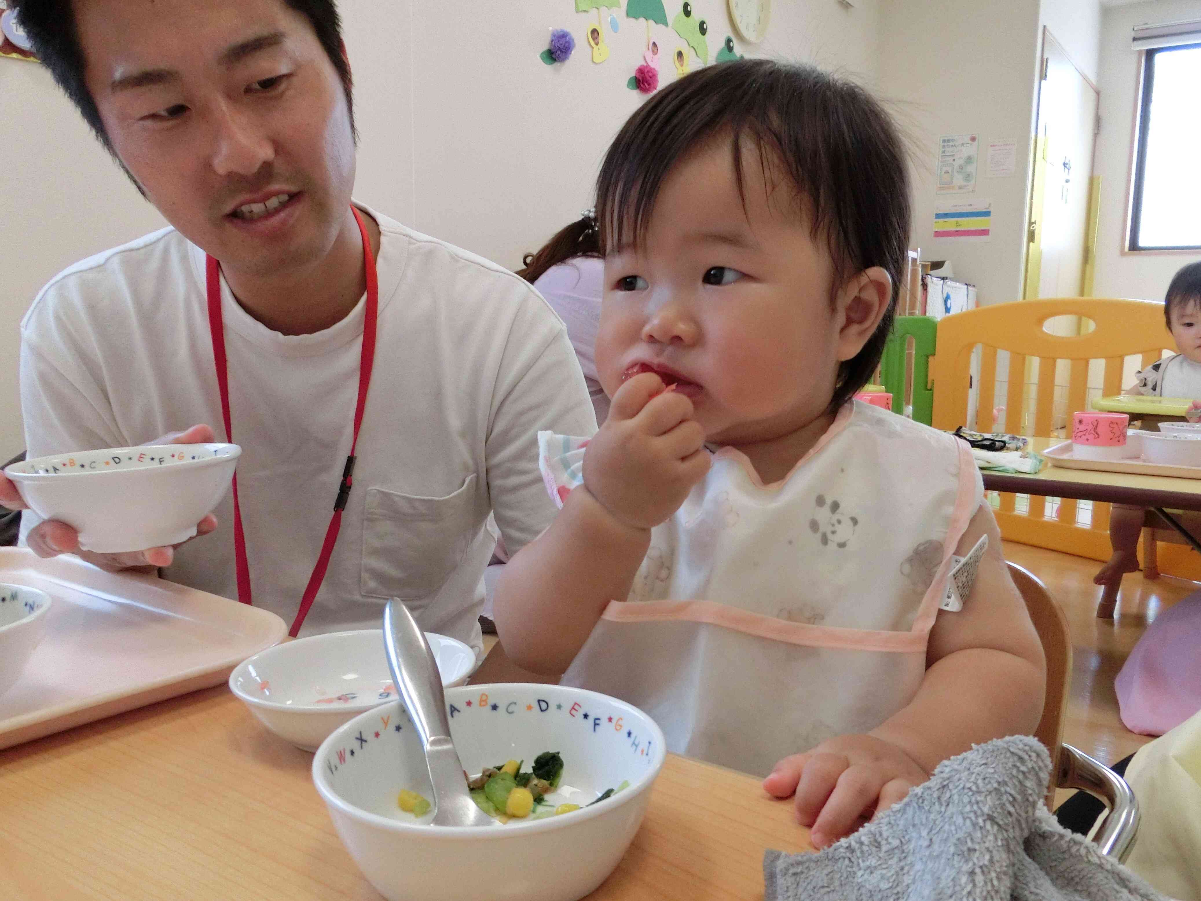 私は、大好きな果物から食べるの♪