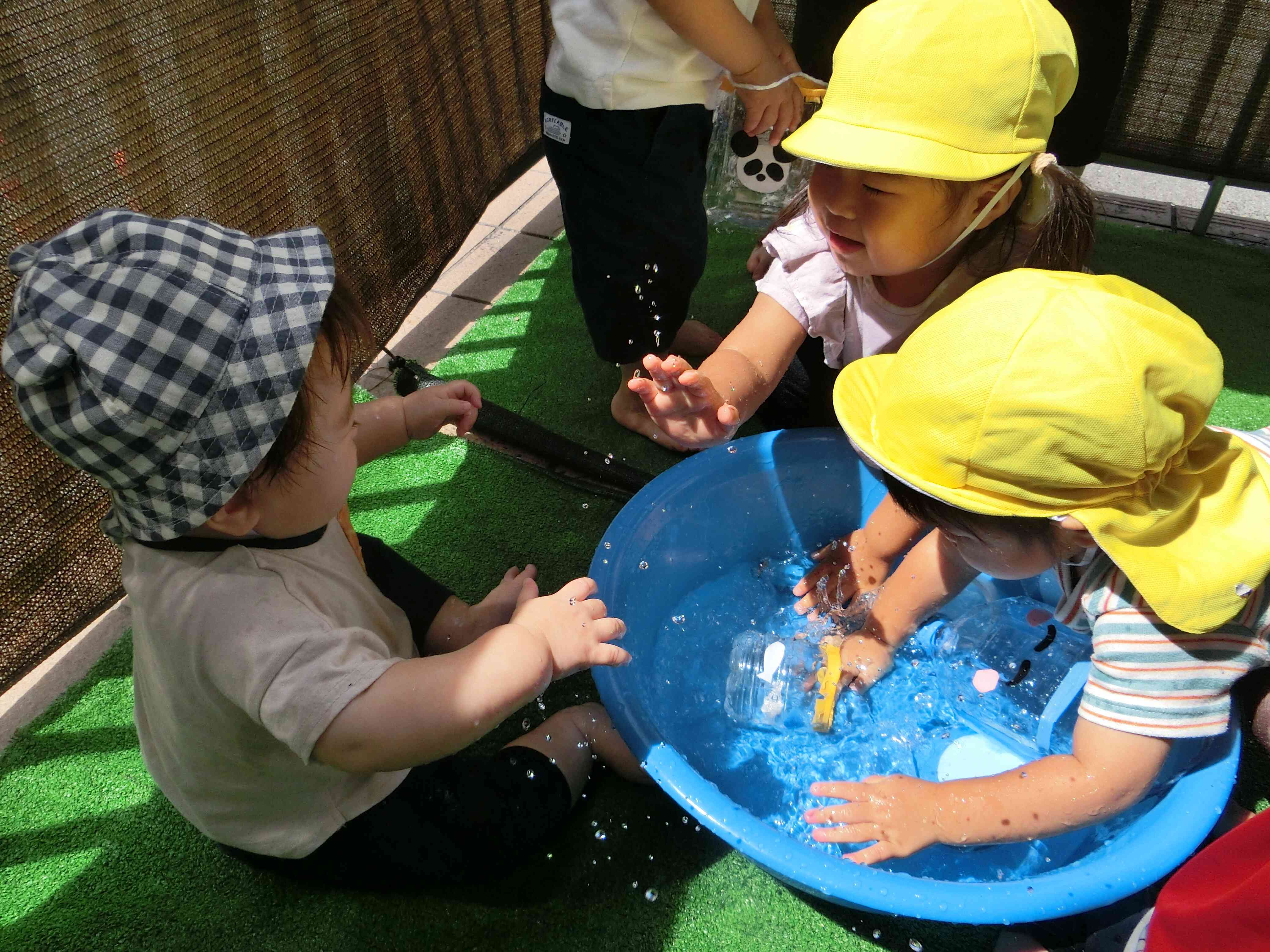 水遊び気持ちいいね
