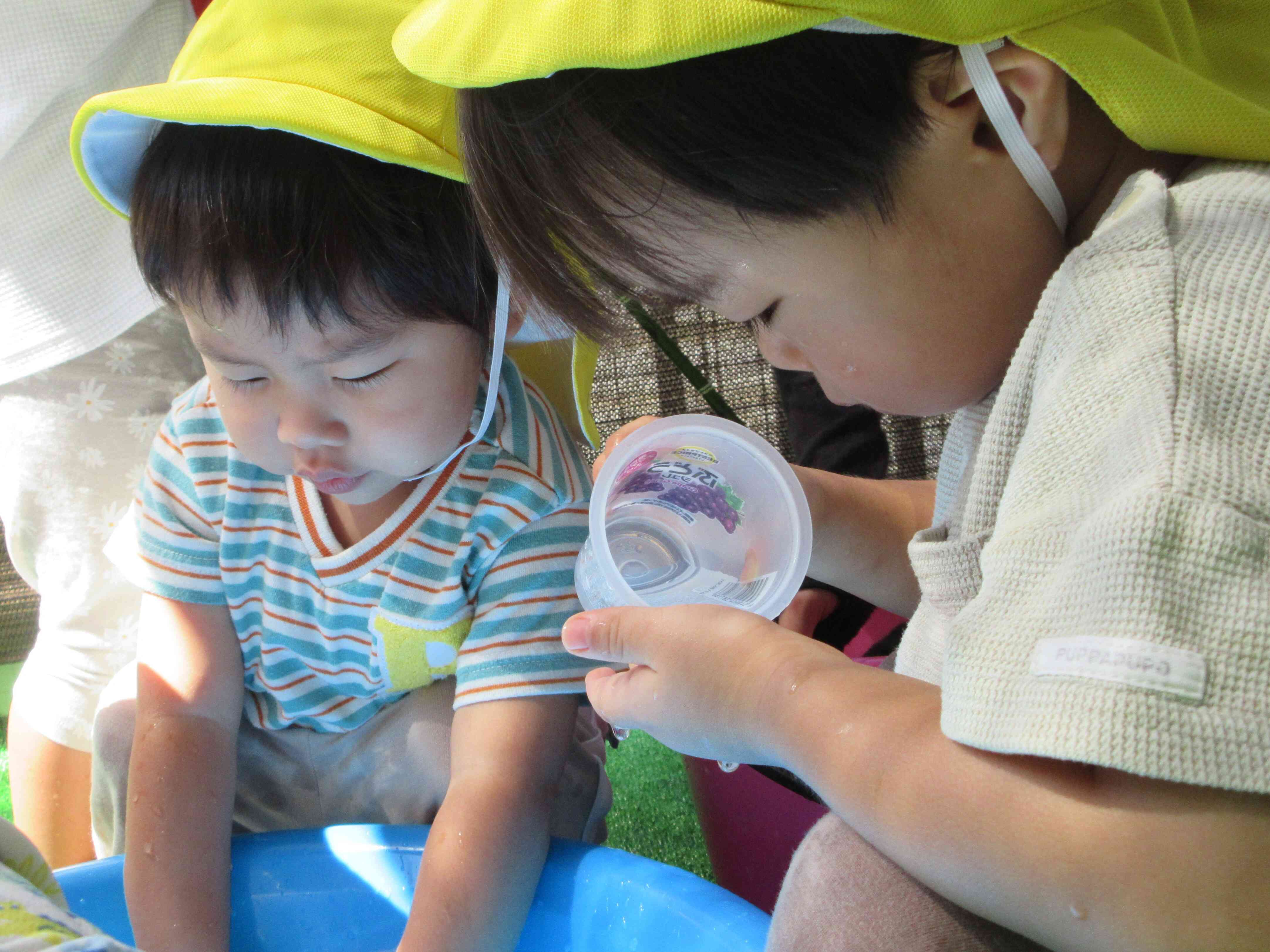 お水冷たくて気持ちい～