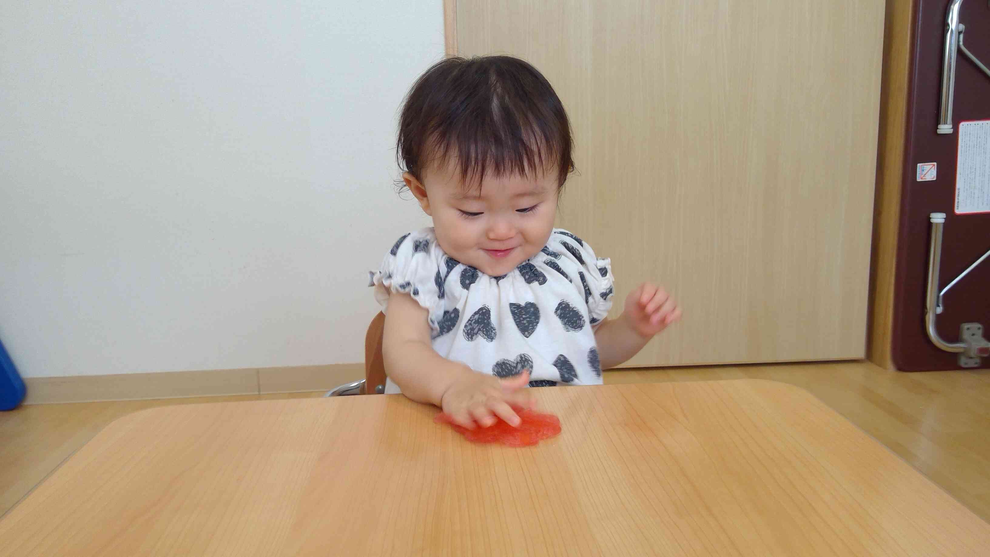 ぺたぺた楽しいね。