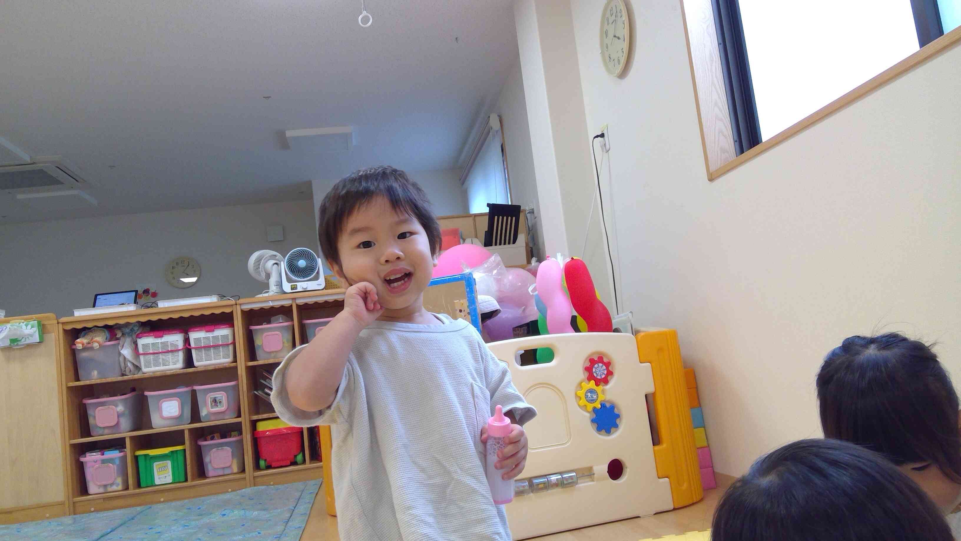 にこー