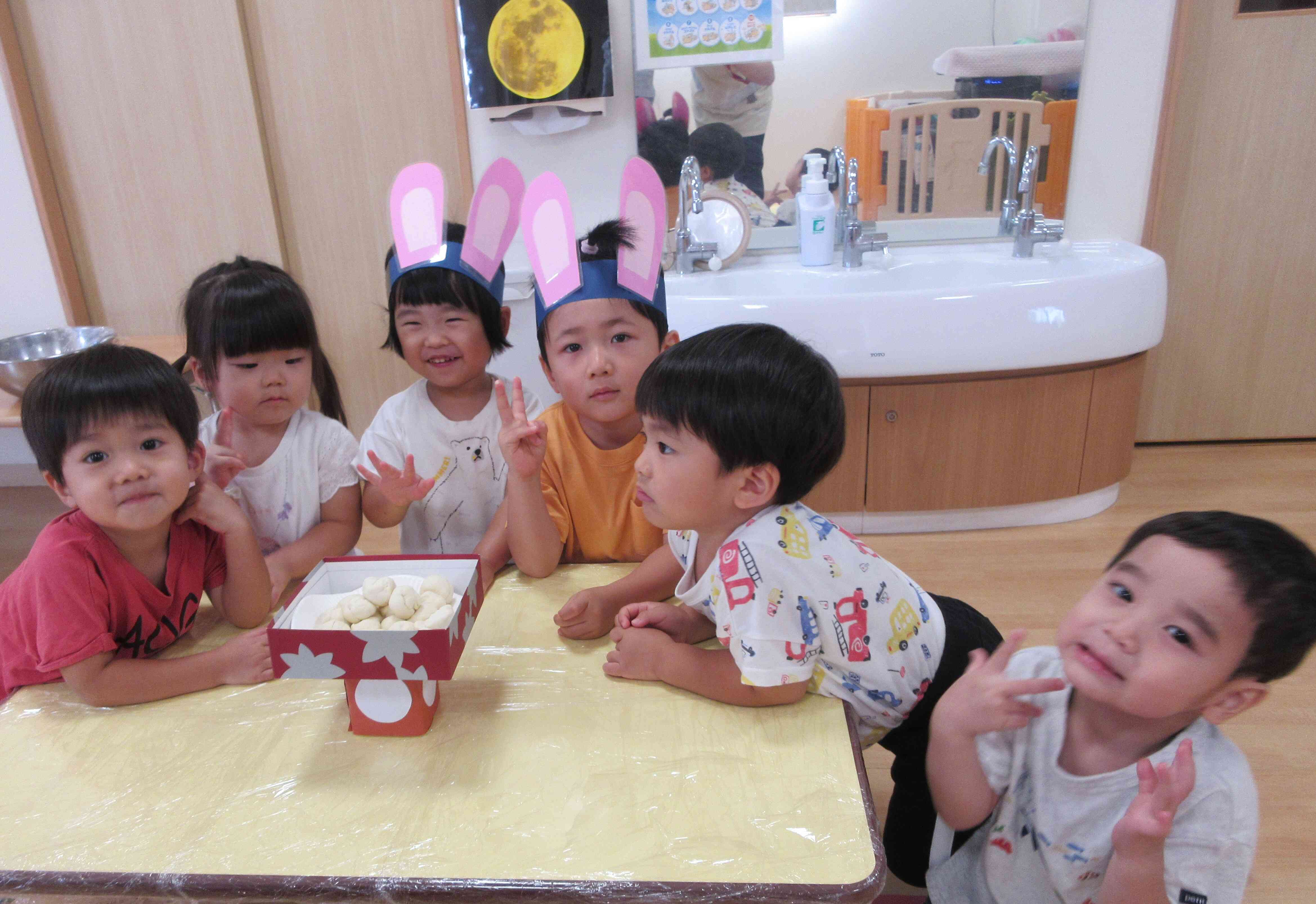 10月も楽しいことがいっぱい！　うさぎ組（2歳児）