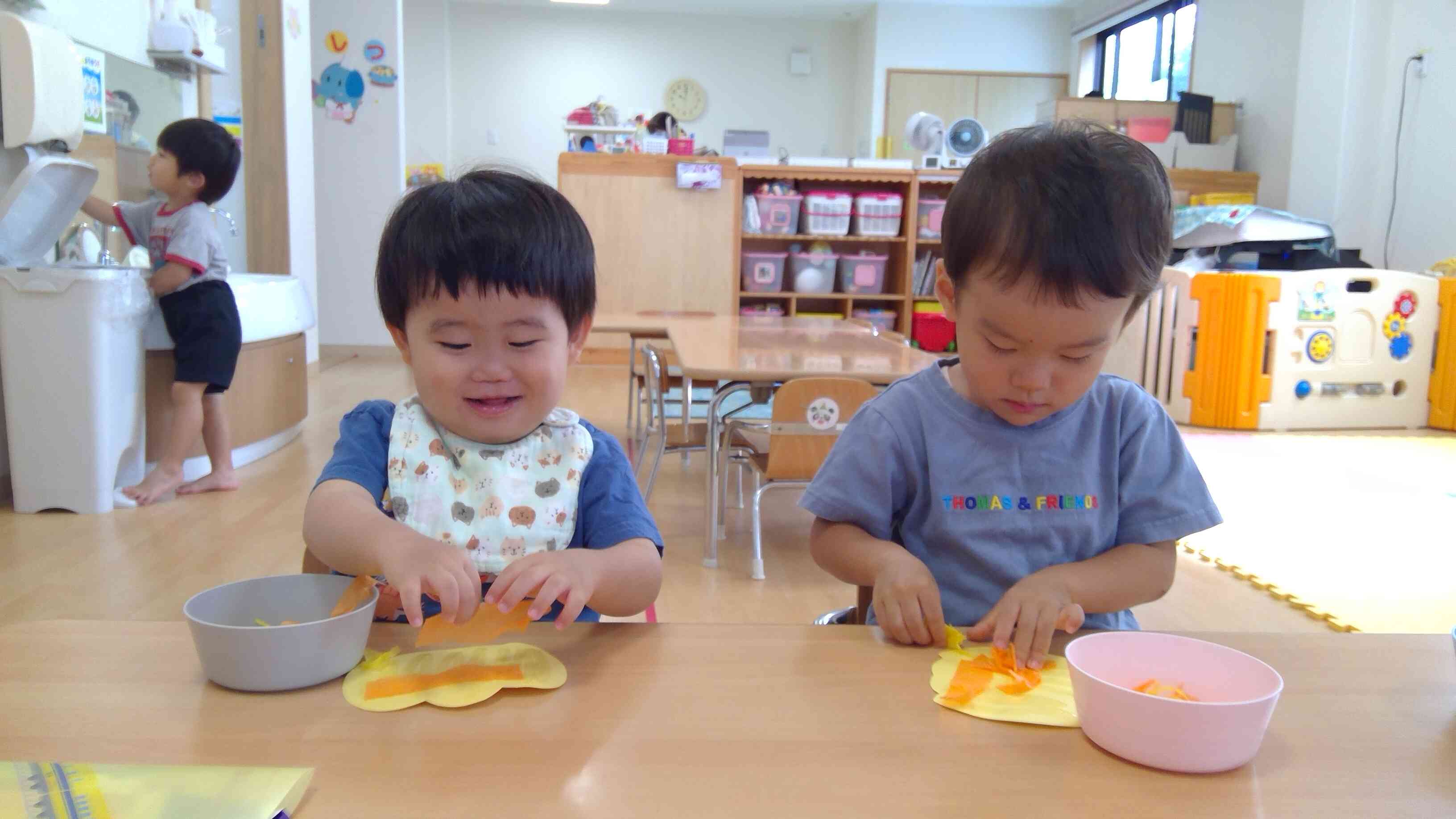 かぼちゃの兄弟つくってるのー