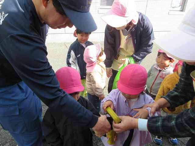 消防士さんはいつも抱えてるんだね