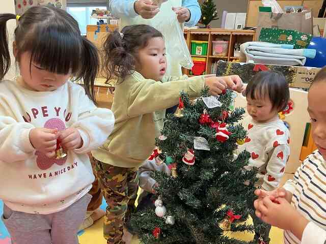 リンゴの飾りはここに