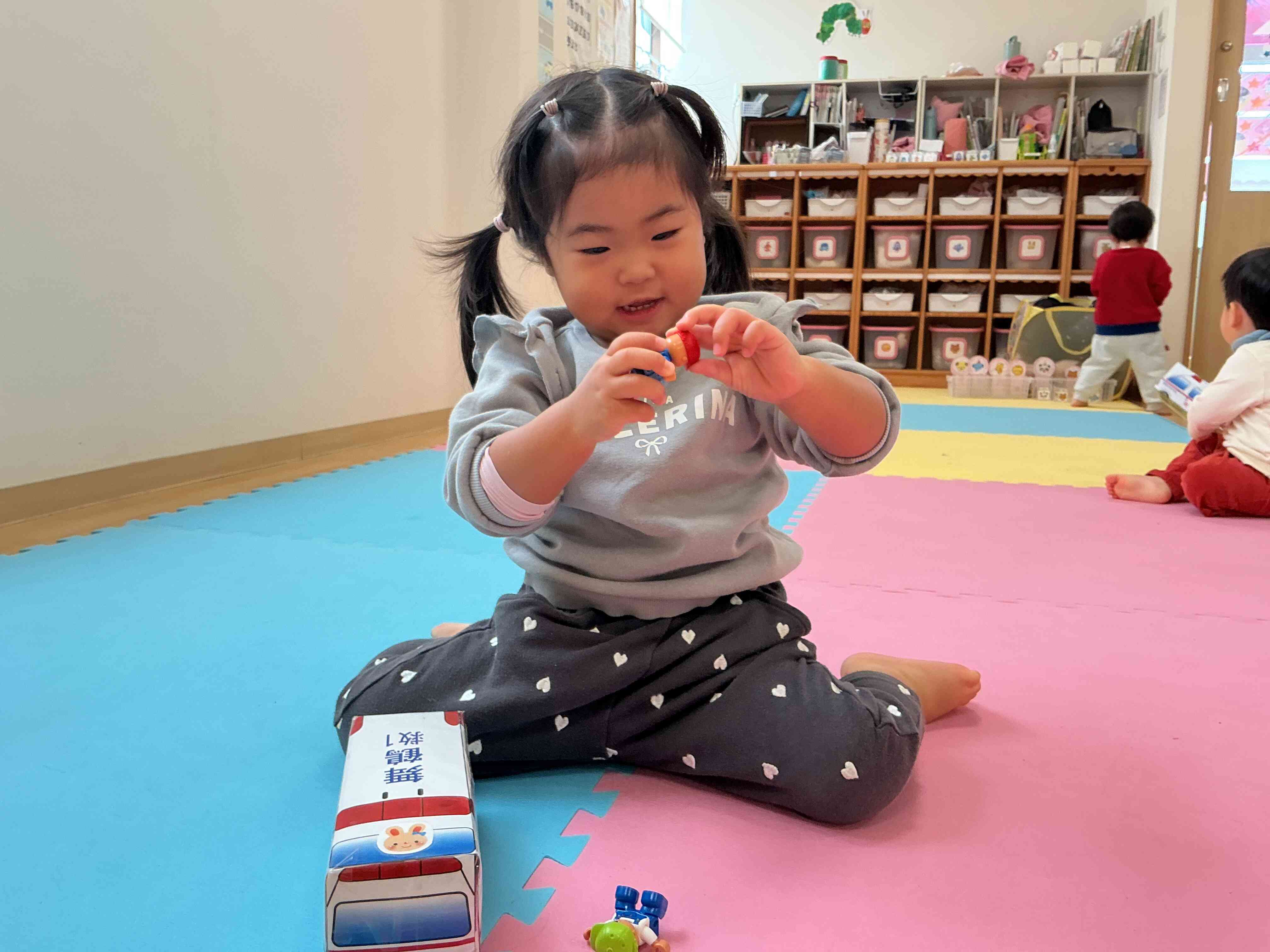 パパとママ乗せてあげようかな〜。