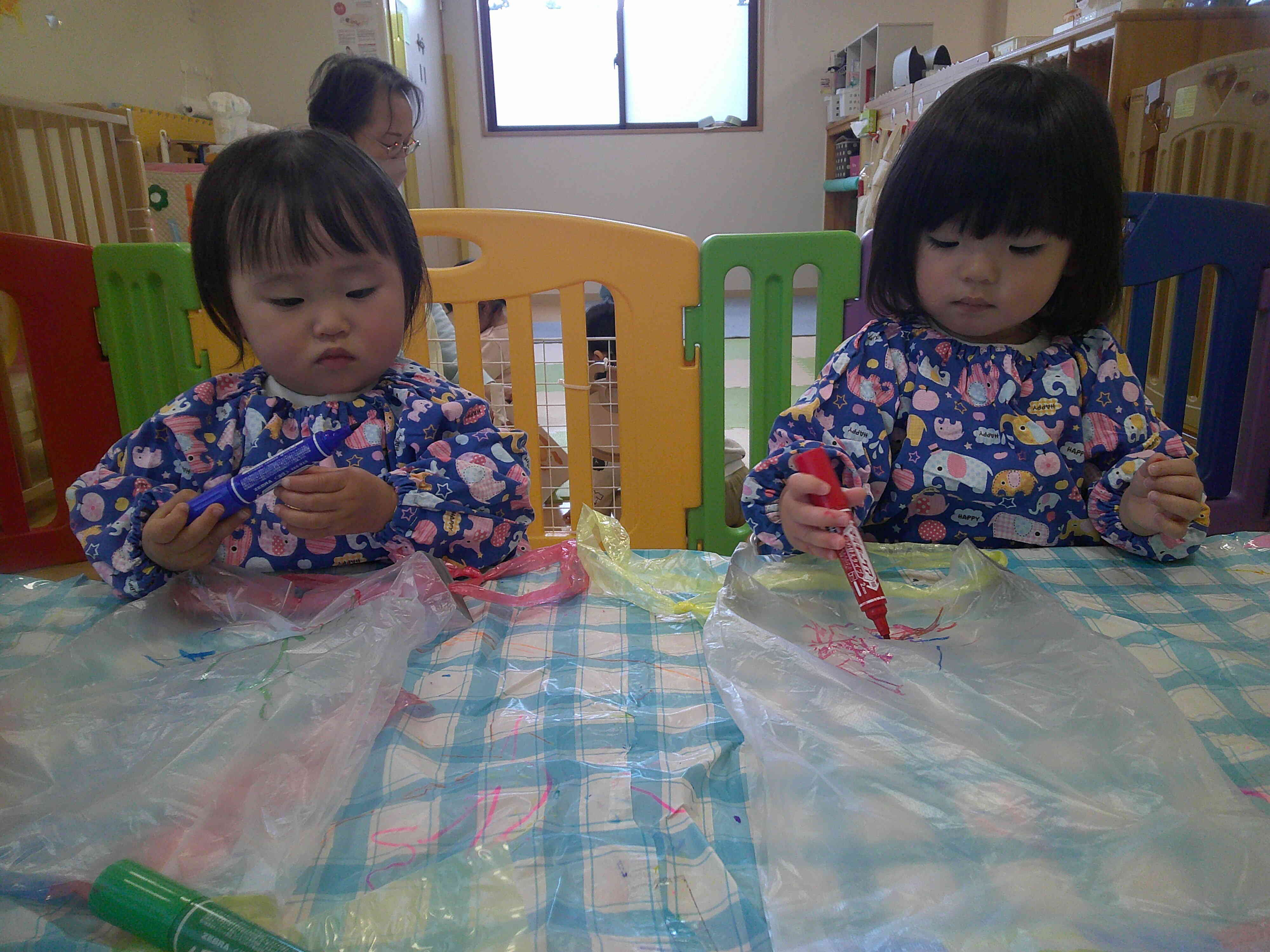 凧にお絵かき。