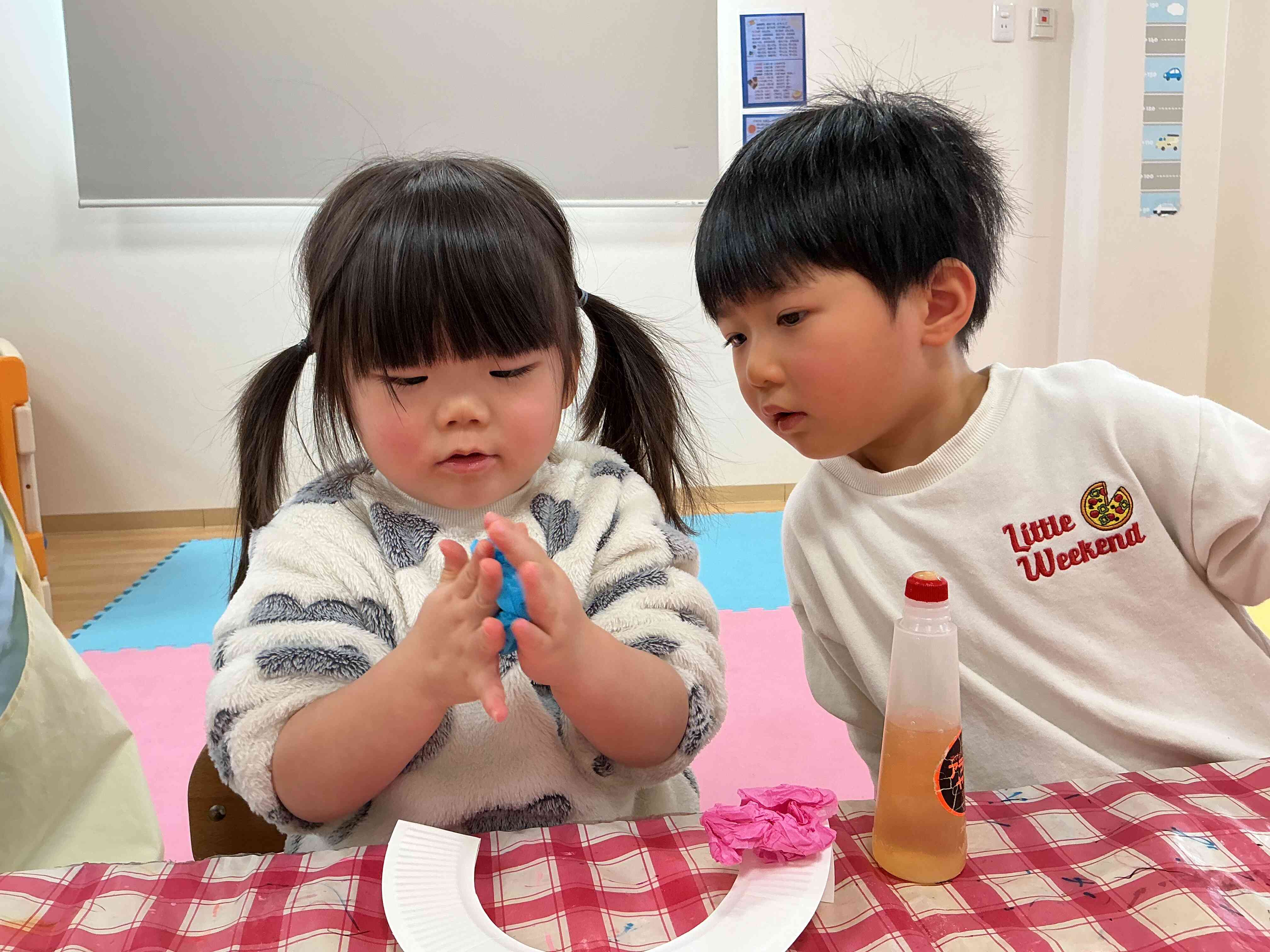 こうやって丸めるんだよ。