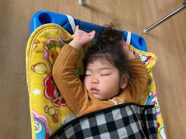 よく遊んで、ぐっすりです。