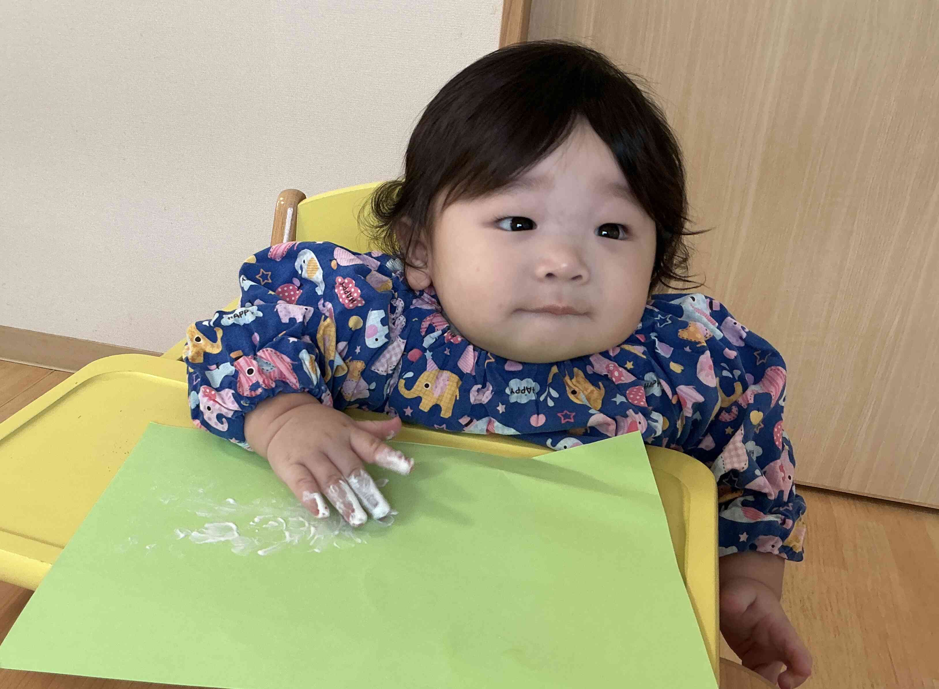 製作あそび ひよこ組(0歳児)