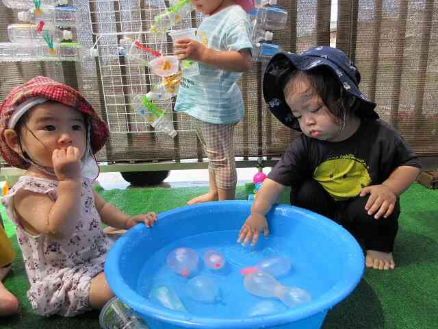楽しいね！　ひよこ組（０歳児）