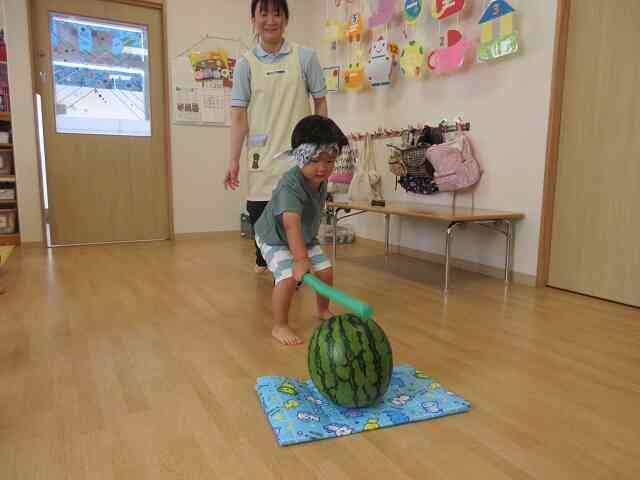 すいかめがけて