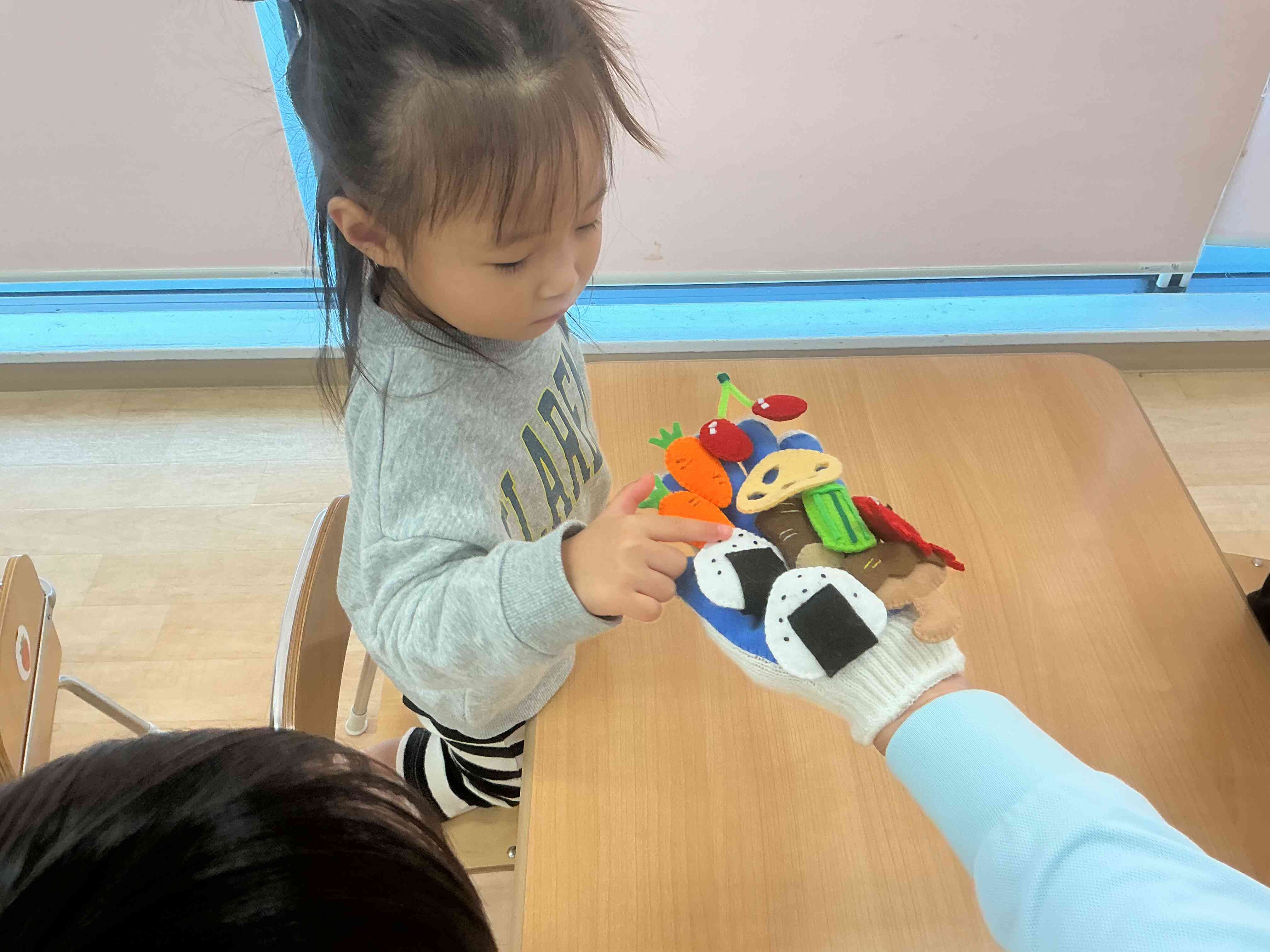 わたしは おにぎりがいいな。