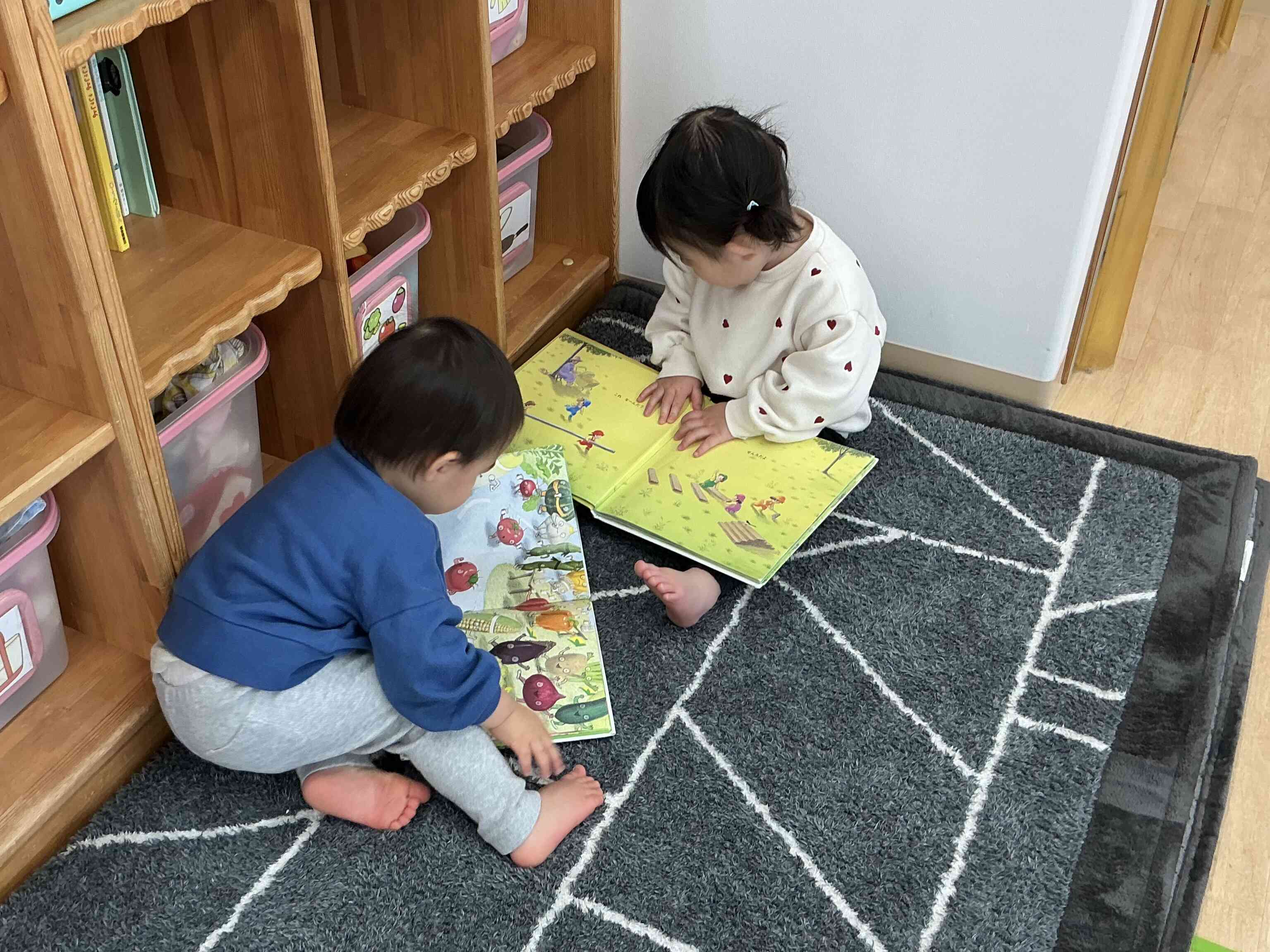 絵本コーナーも。