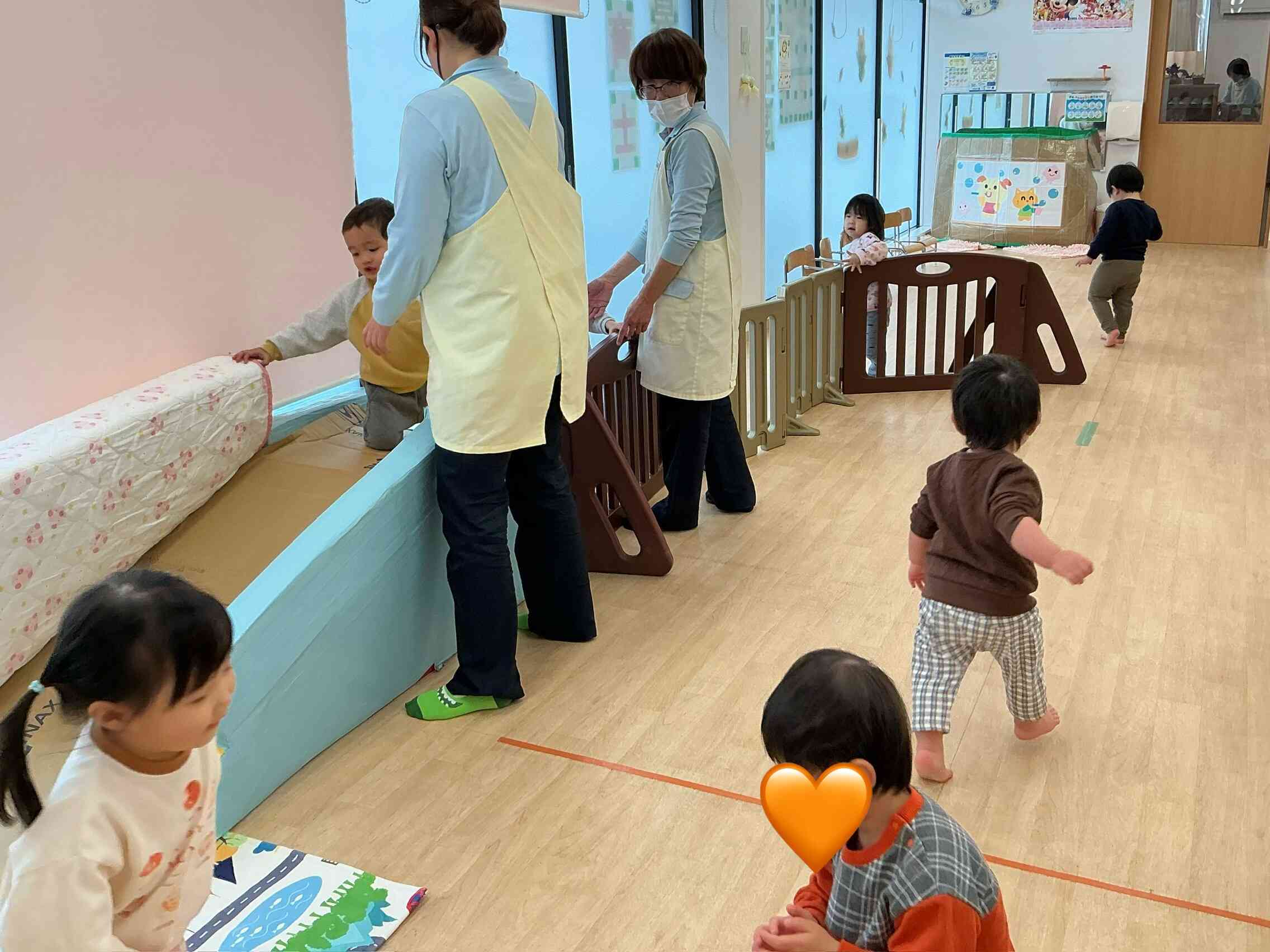 シュシュシュシュシュー。