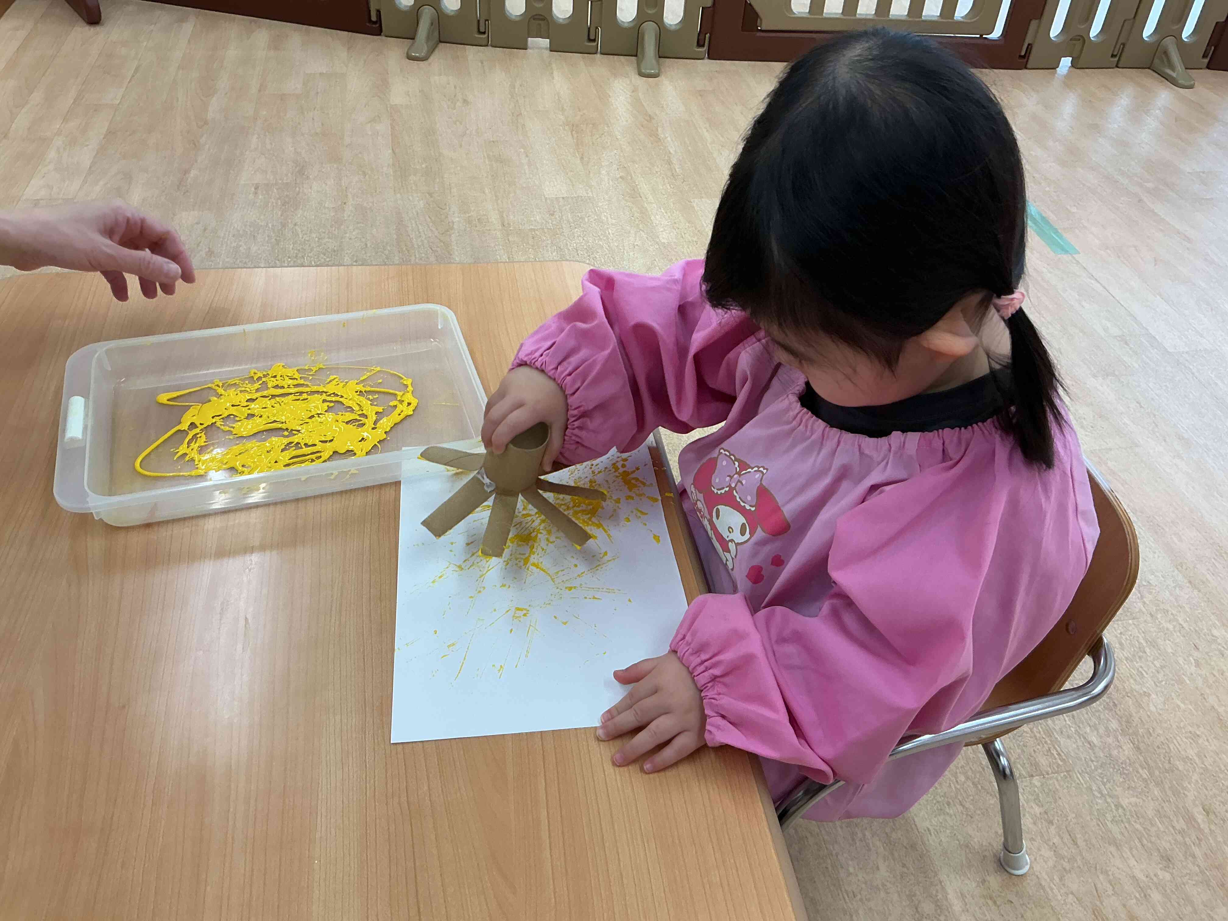 「こうしてポンポンするよ」