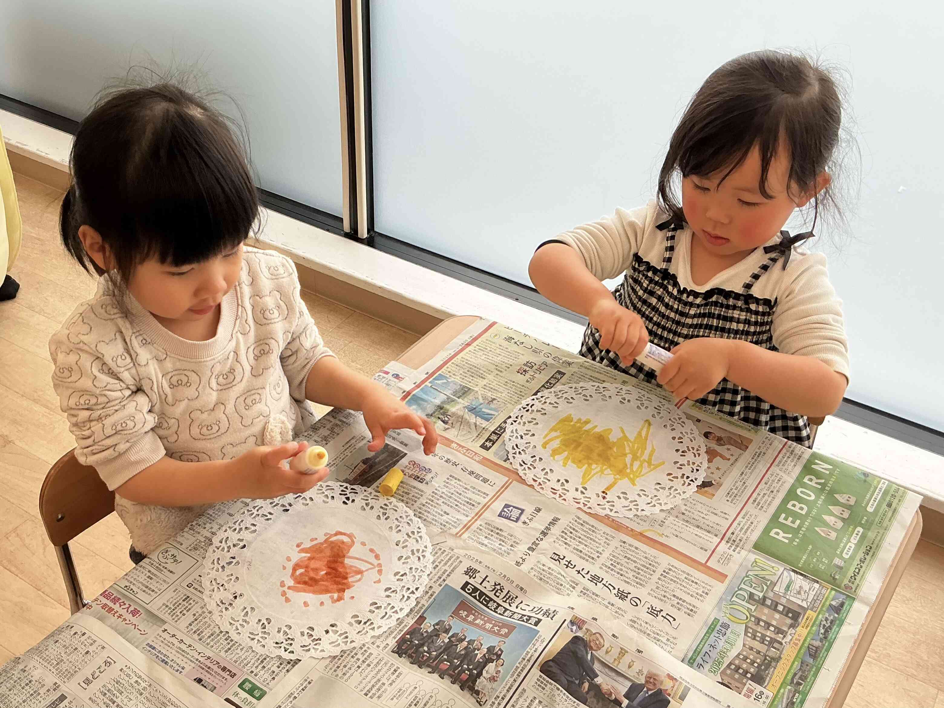 うさぎ組さんはペンを使って描きました！