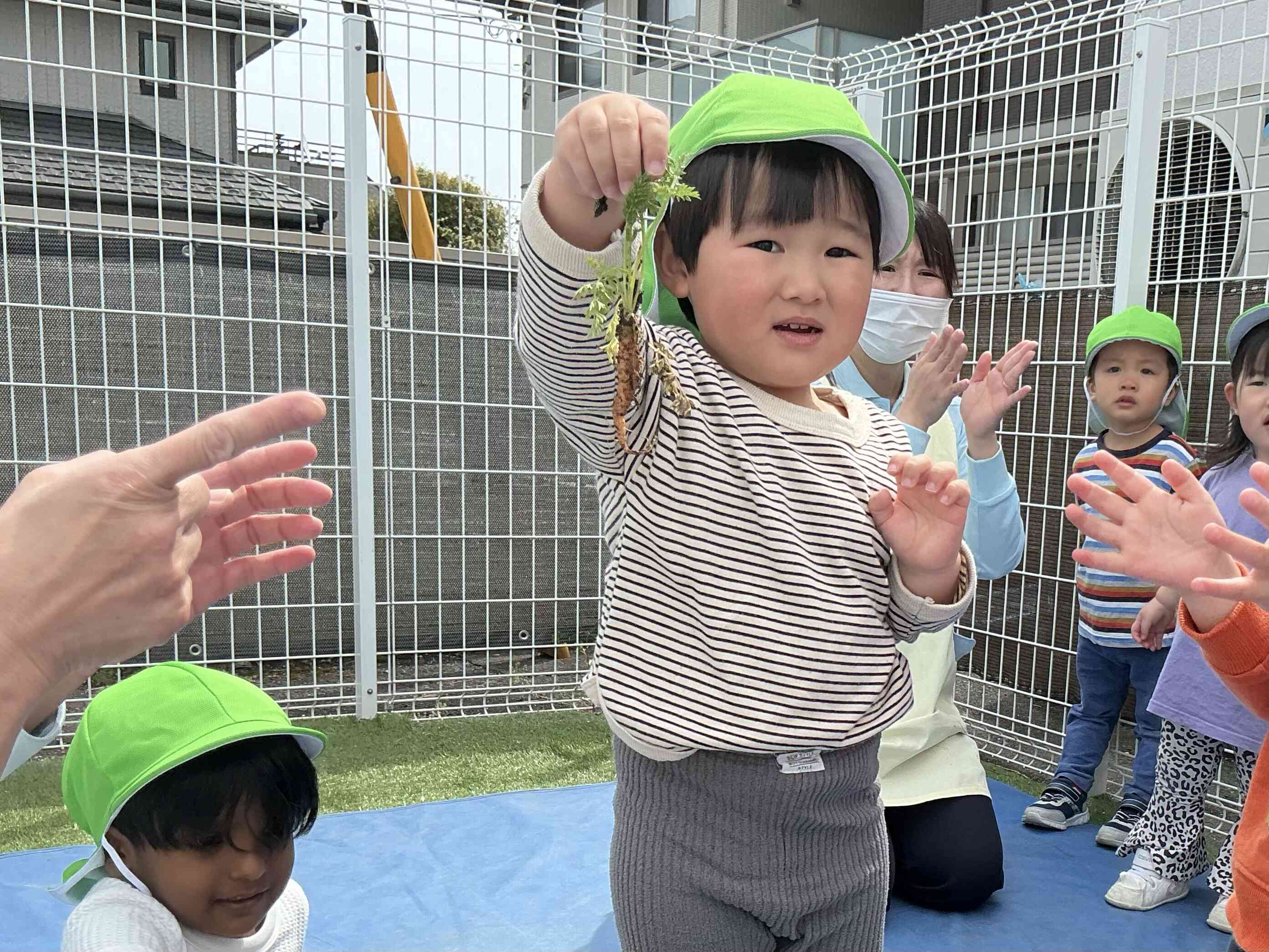 「この人参小さかった. .」
