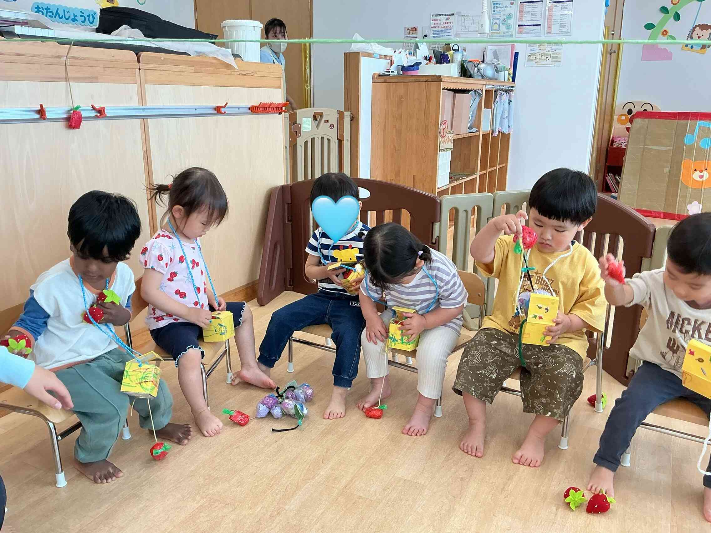 「何個とれたかな?」「あれ?ぶどうもある?」