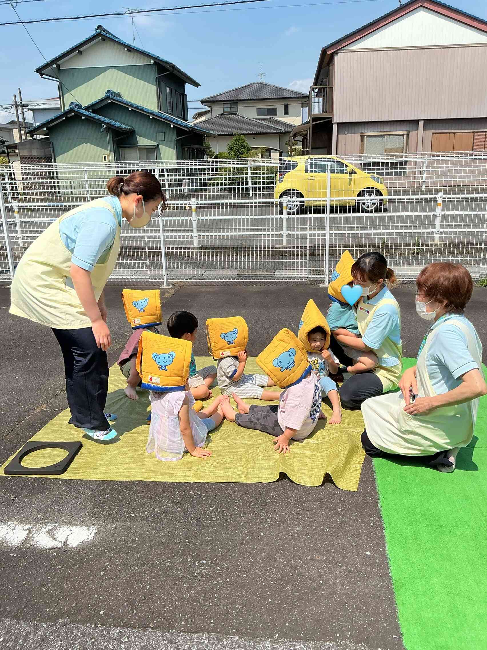 外へ避難です
