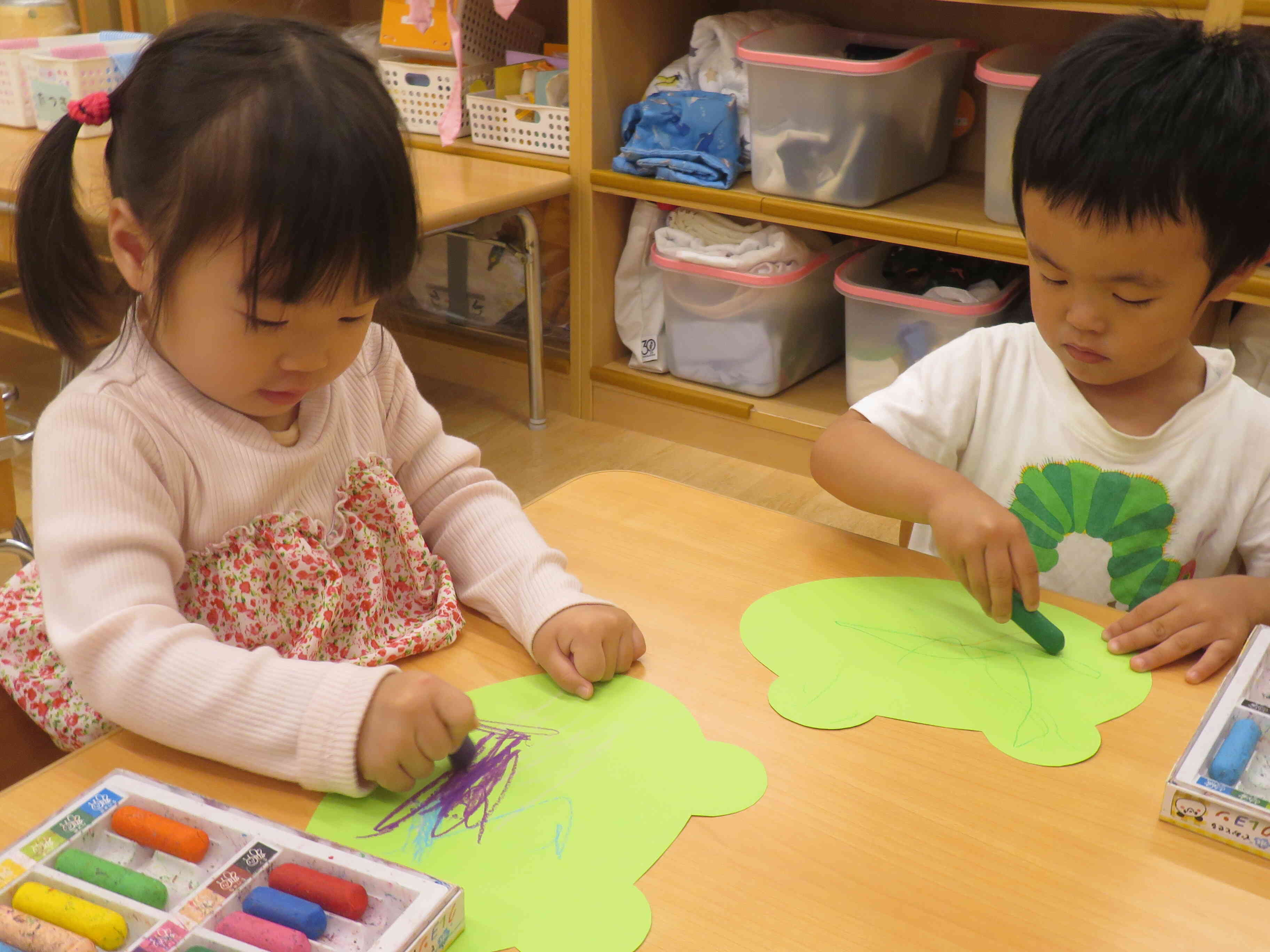 室内遊び　うさぎ組　2歳児