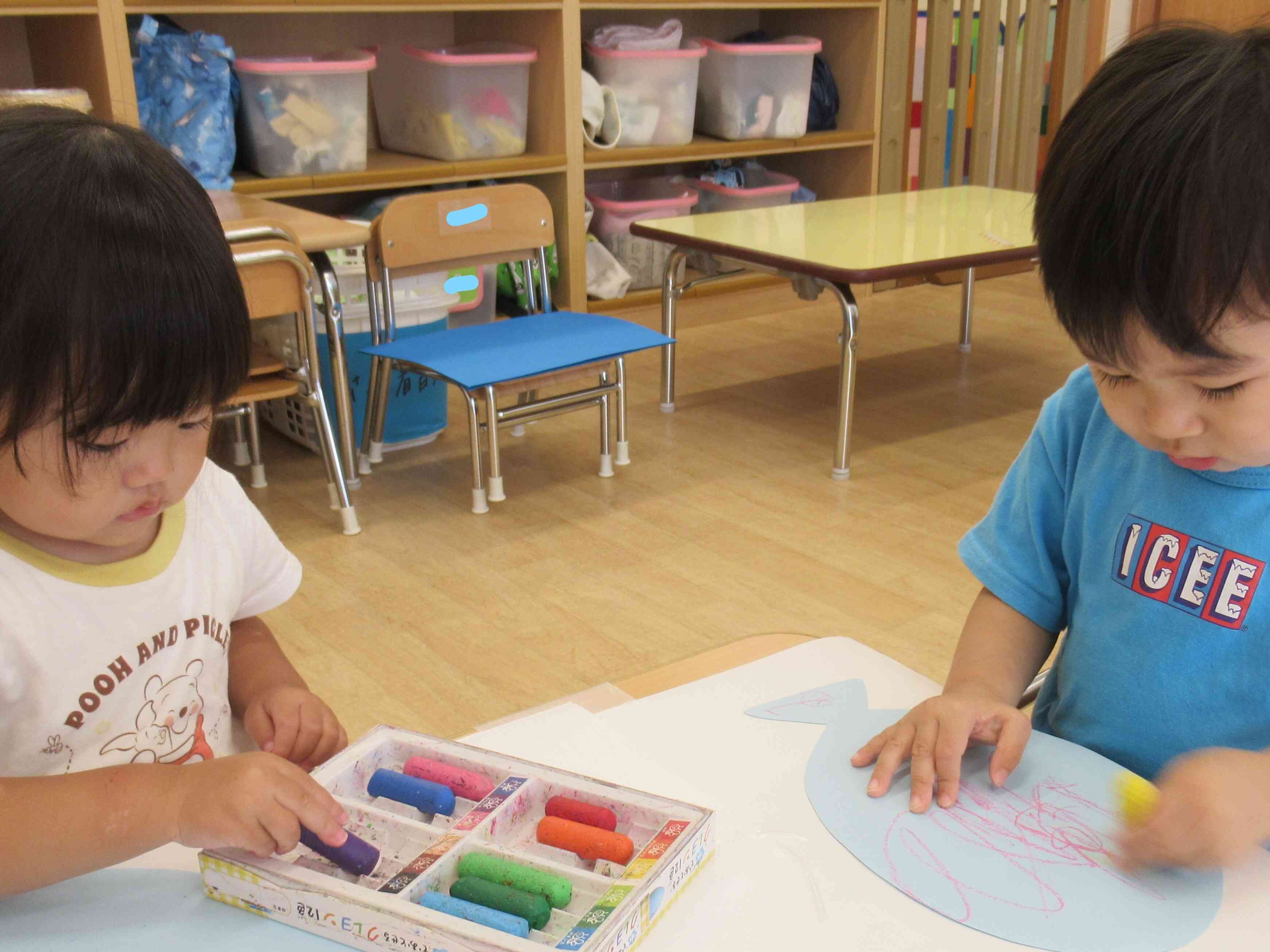 1歳児あひる組　7月の製作「おさかな」