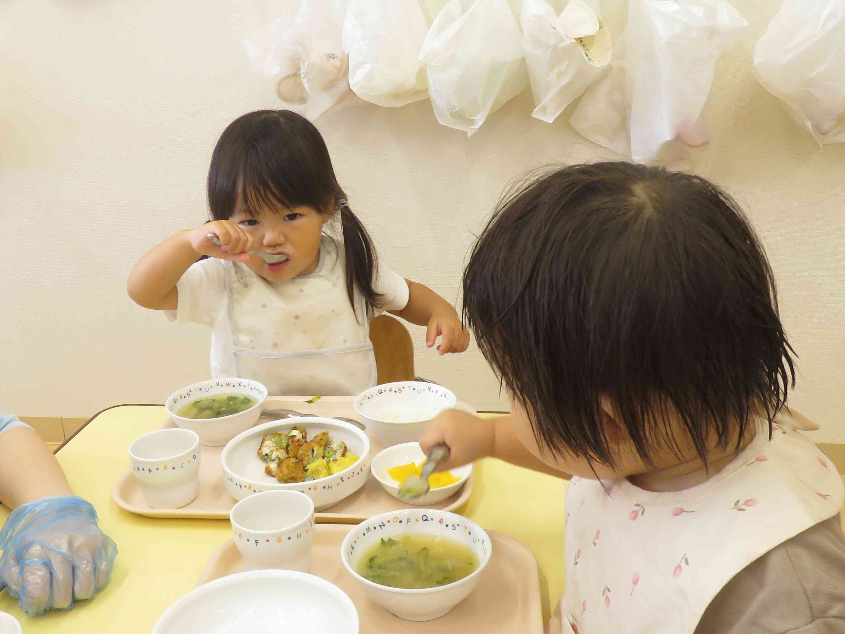 帰ってきたらごはんの時間♪