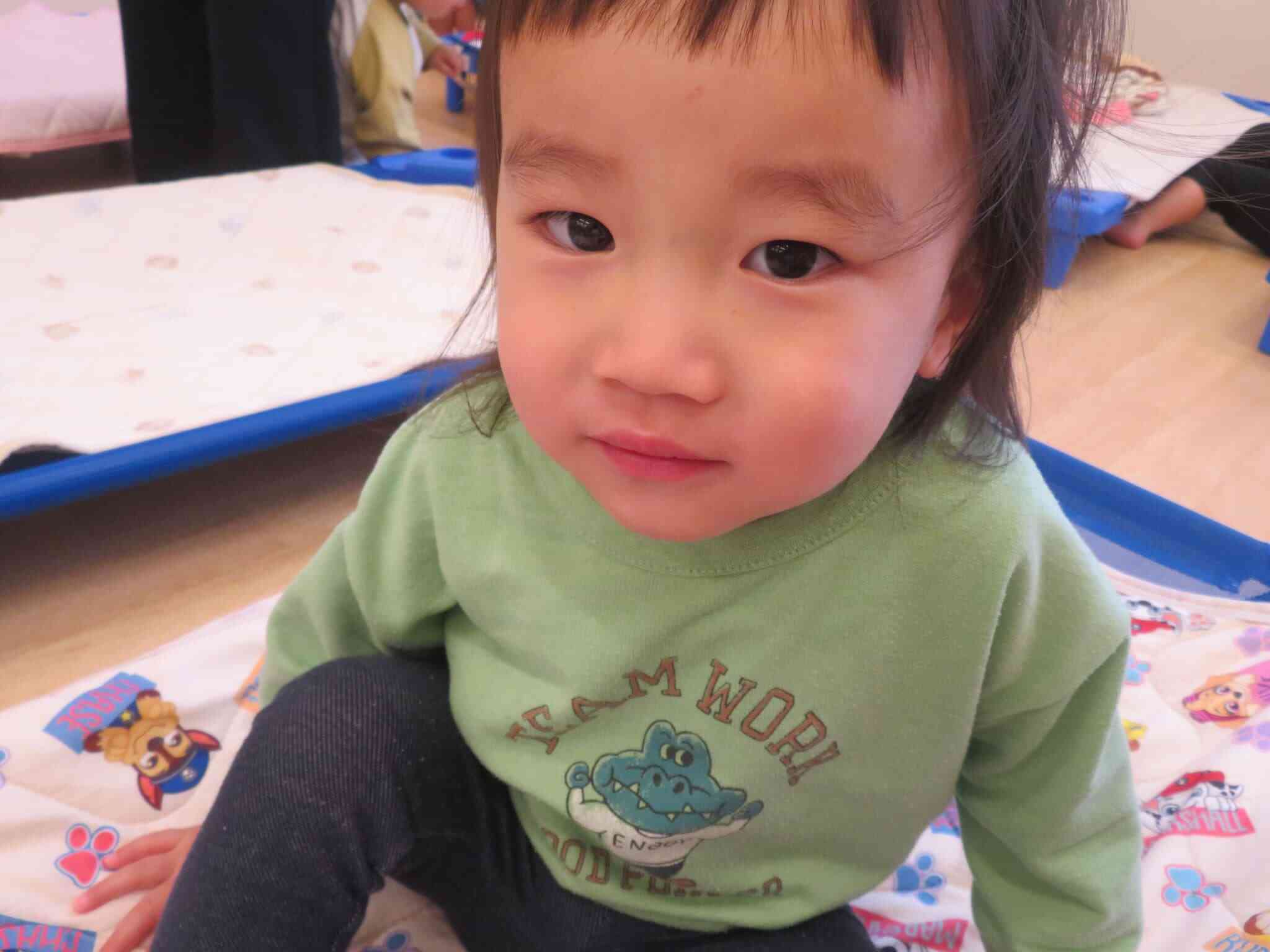 寝起きでニコッ♬