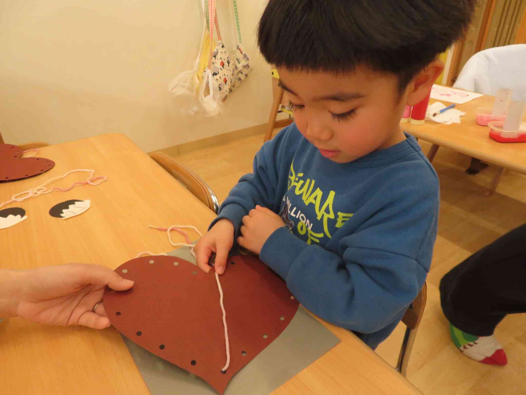 2歳児うさぎ組 2月製作「バレンタイン」