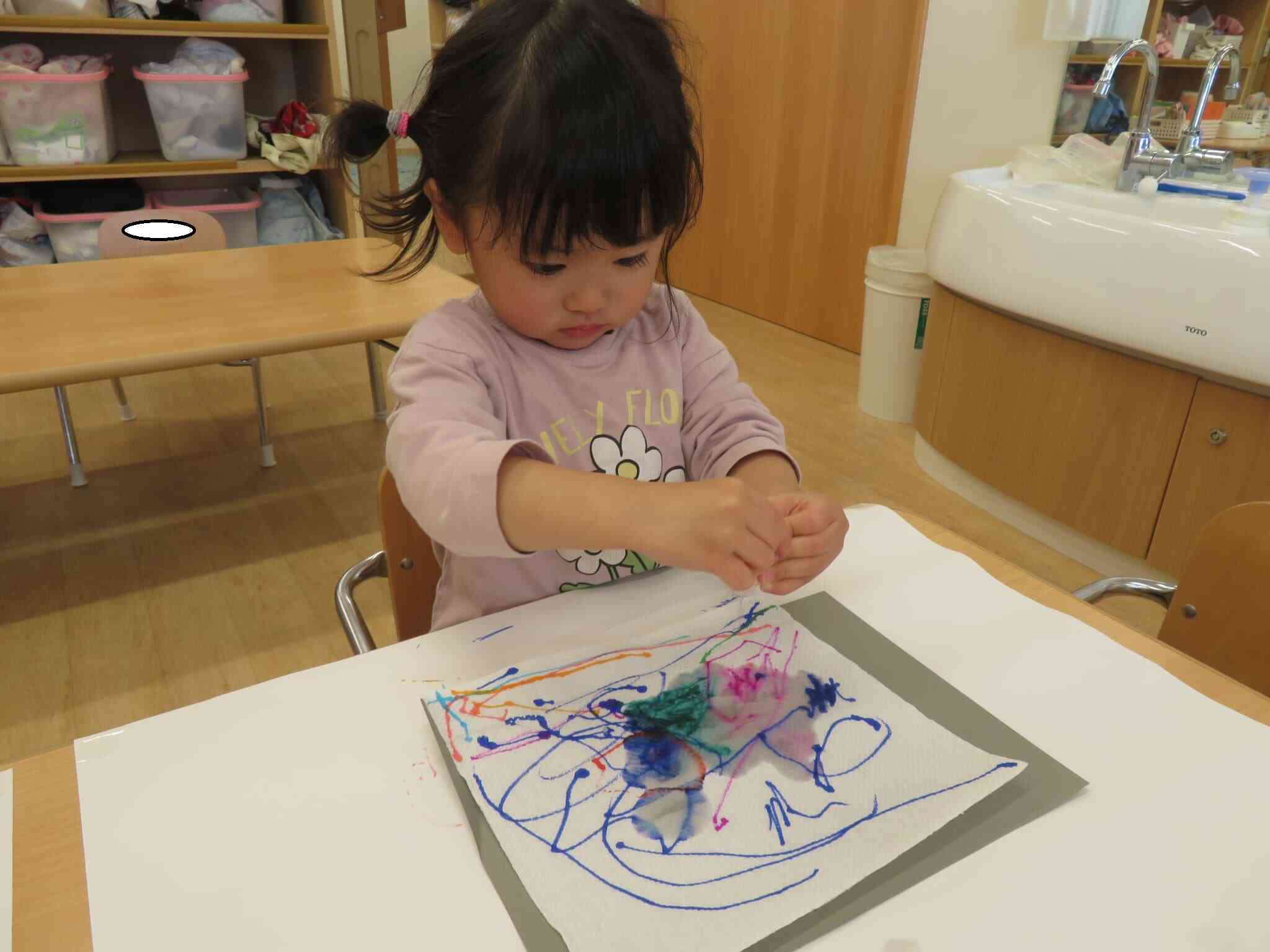 1歳児あひる組 2月製作「バレンタイン」