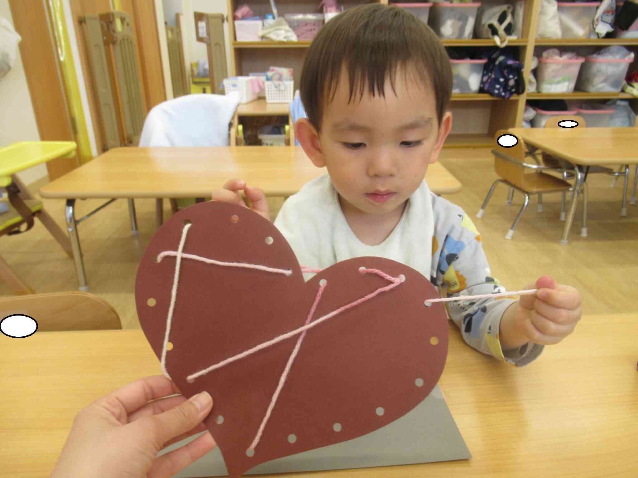 そ～っと糸を通して…