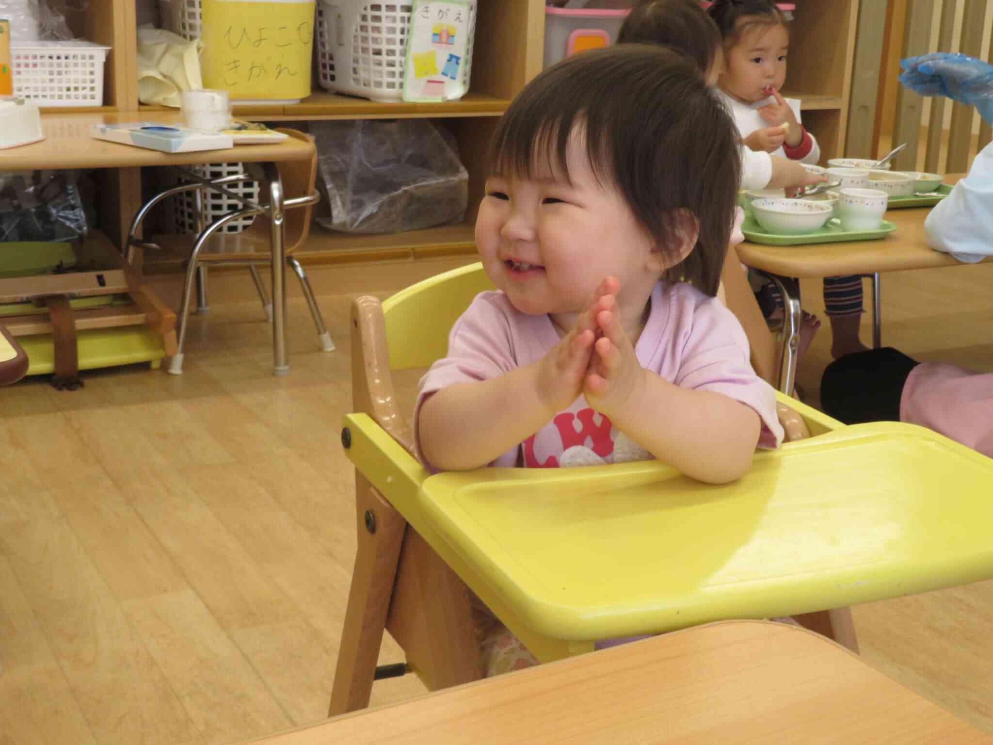 散歩のあとはにこにこでご飯★