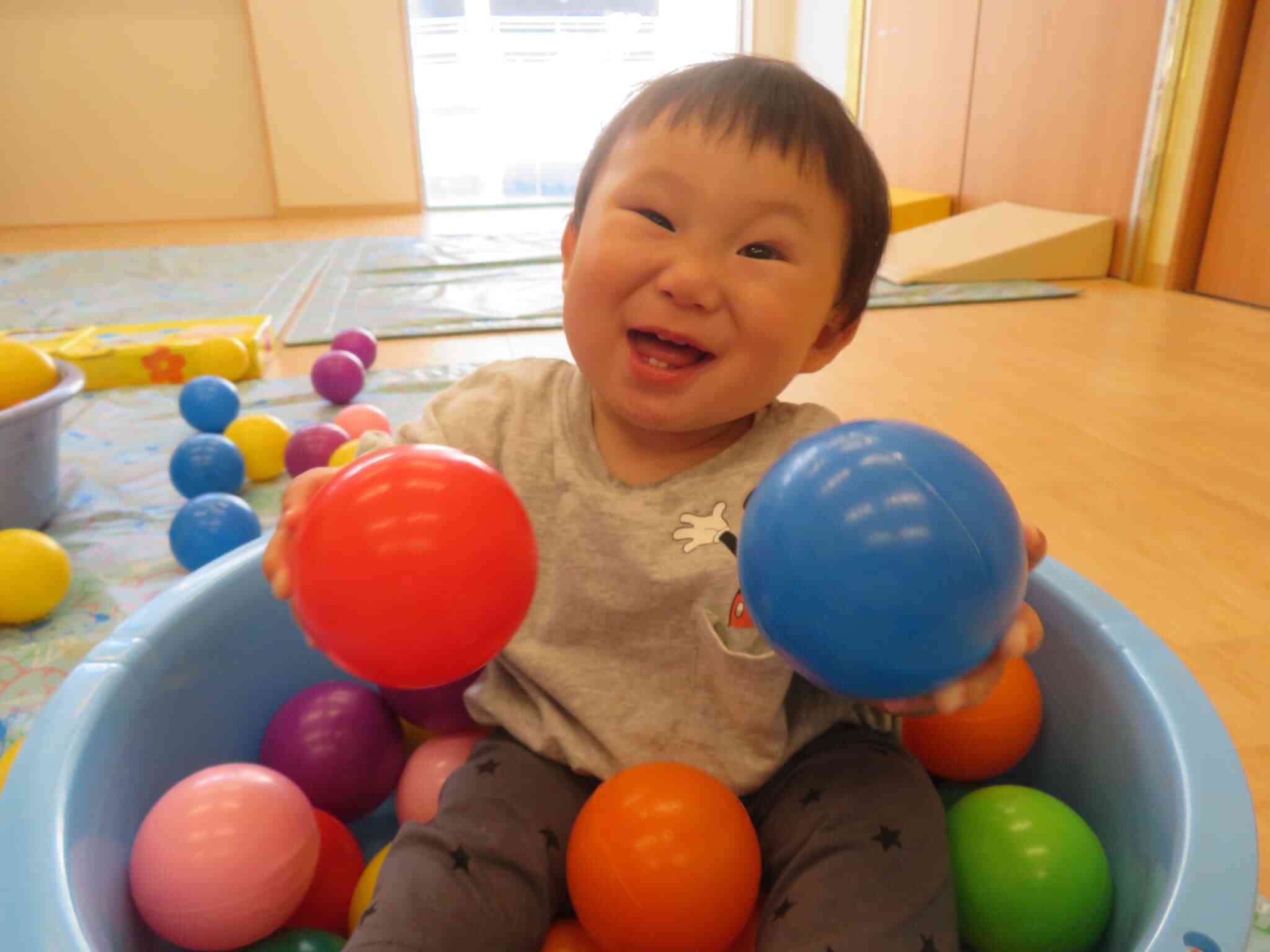 ボールプール楽しいね！