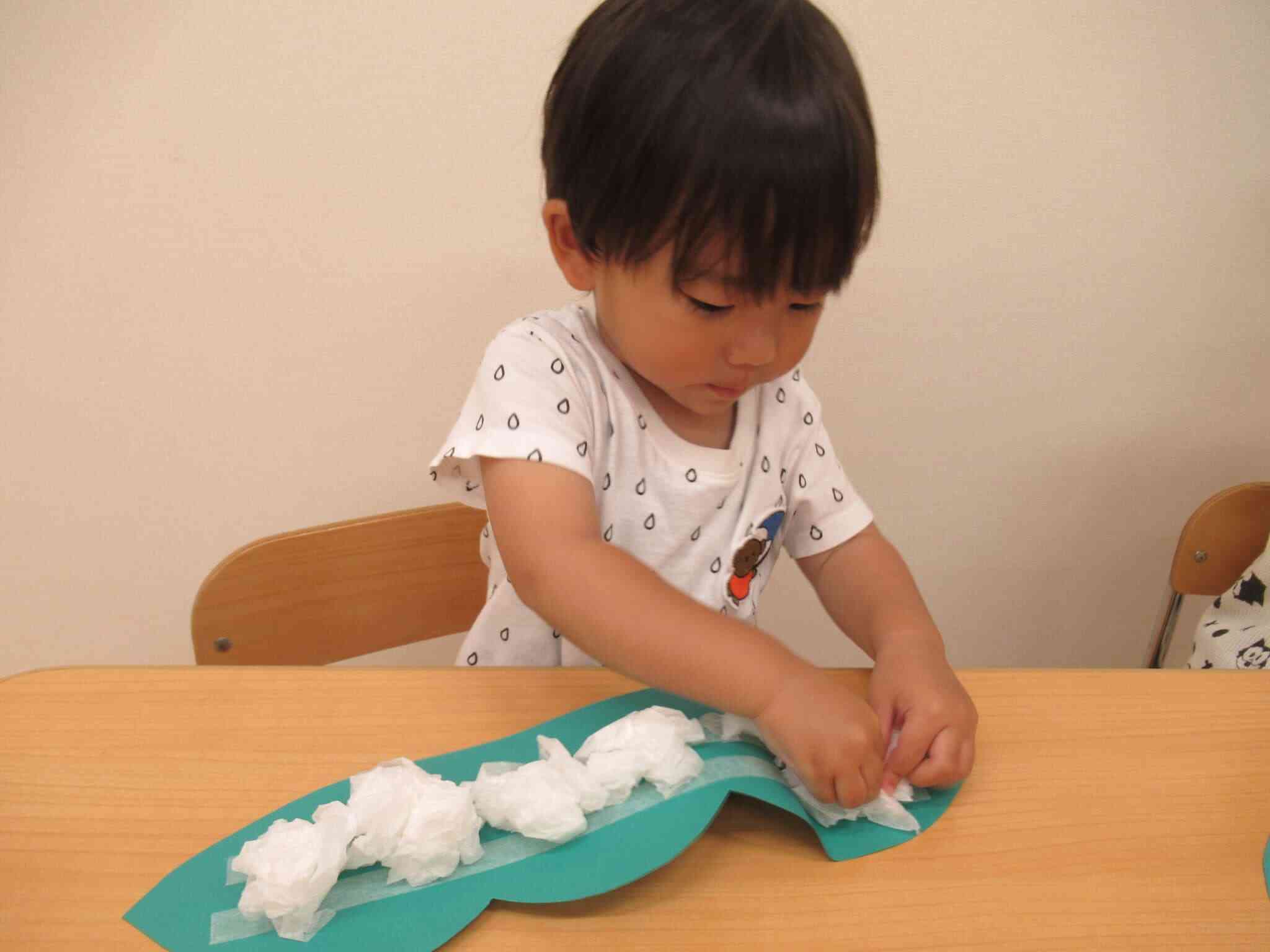 ２歳児うさぎ組 ５月製作「そらまめ」