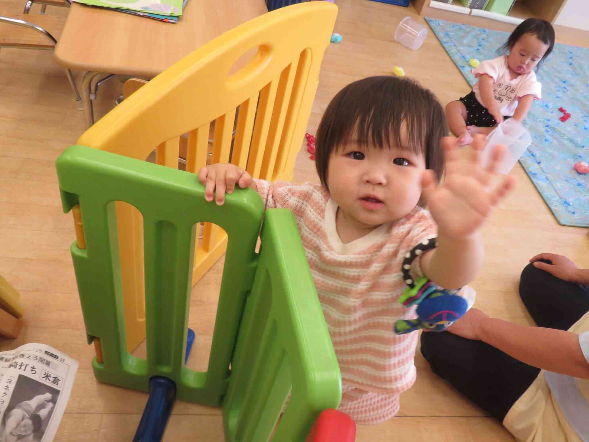 手を振り振りするのがブームのようです＾＾