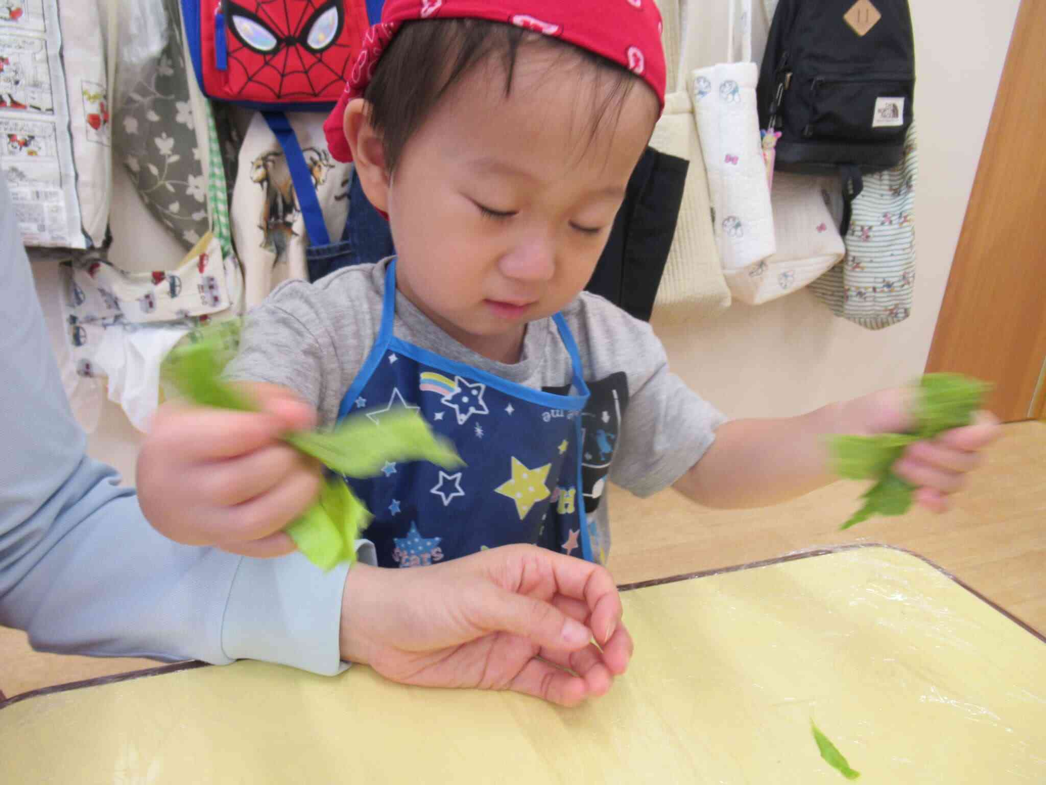 勢いよくビリッ！
