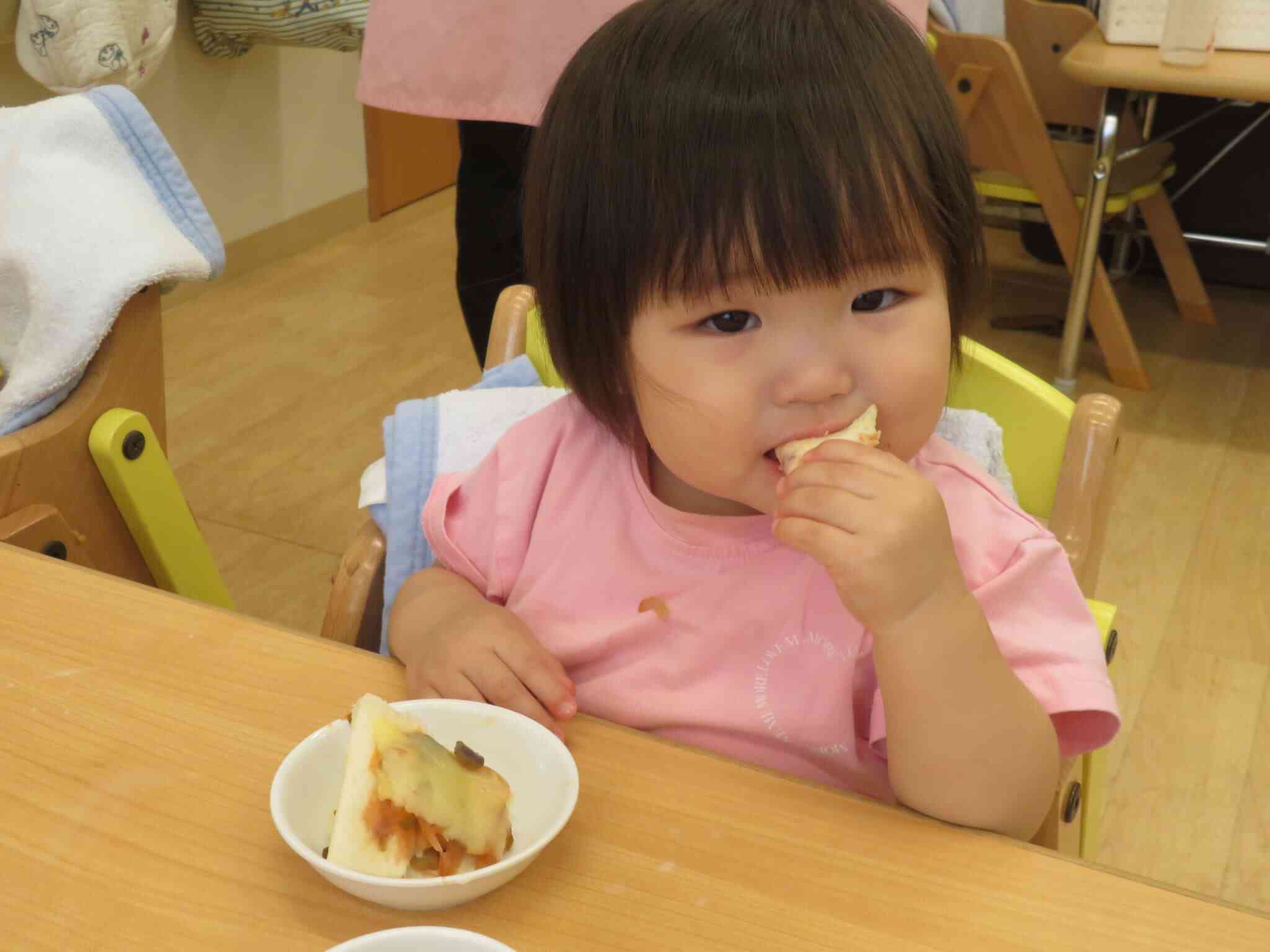 午後のおやつは本物のピザ☆