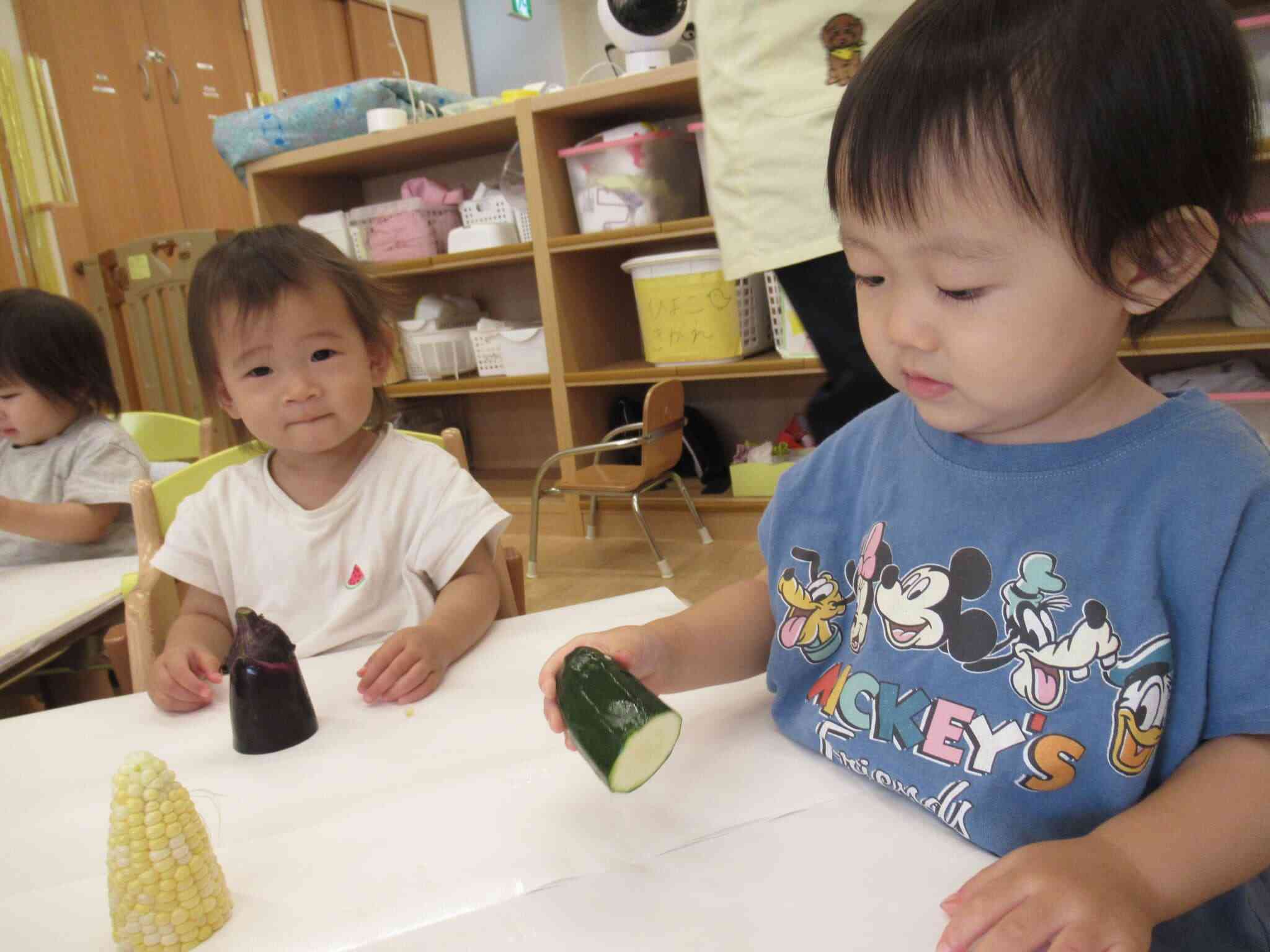 7月食育活動～野菜スタンプ②～