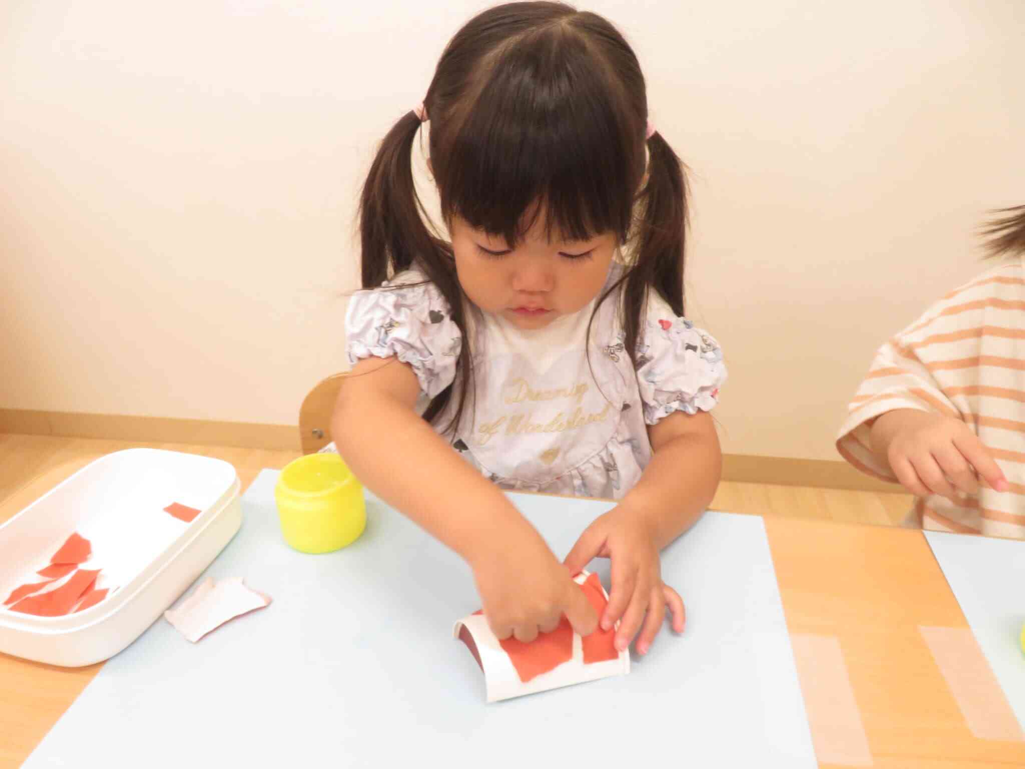 2歳児うさぎ組　8月製作「かぶとむし」
