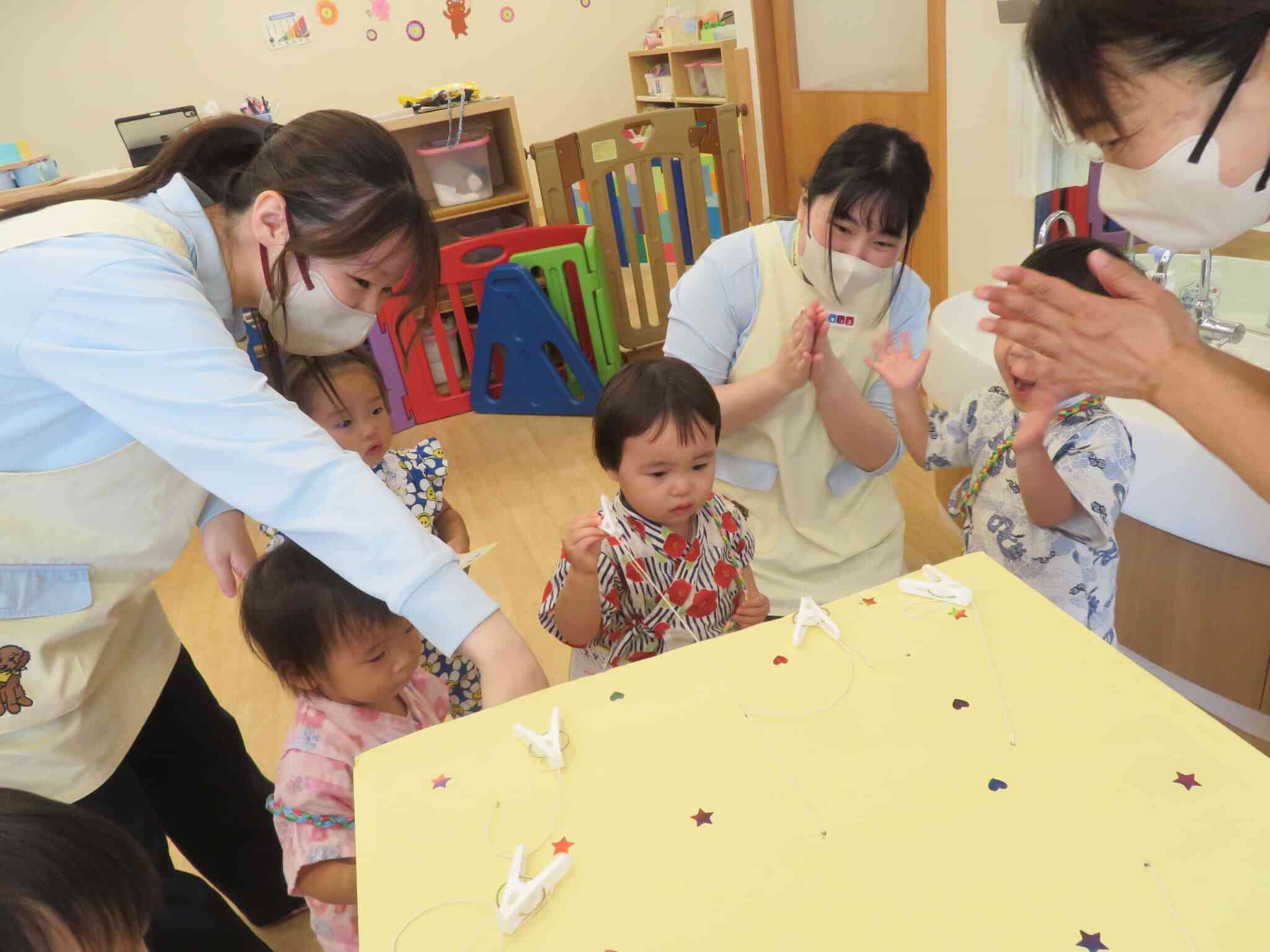 なにが出てくるかな？ドキドキのひもくじ！