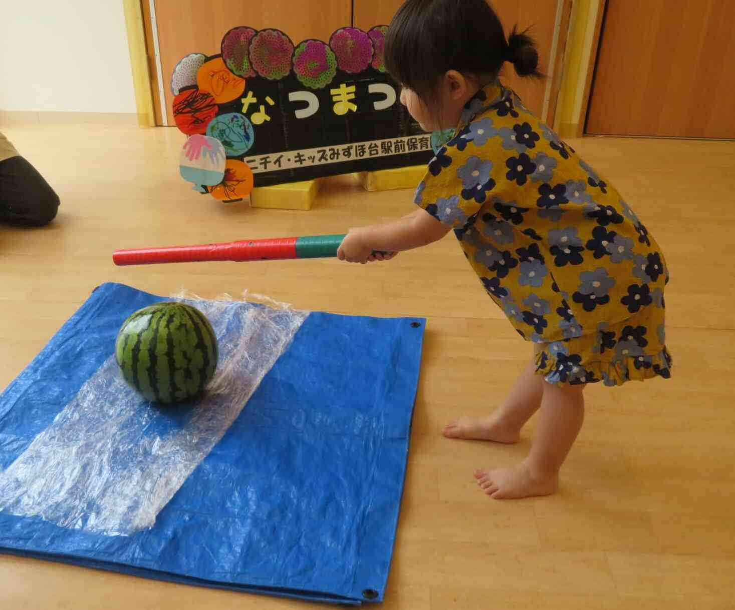 夏祭りでスイカ割りを行いました☆