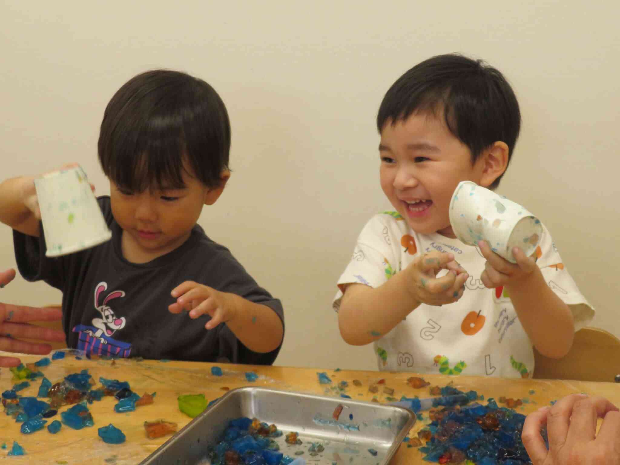 寒天の感触を楽しもう☆