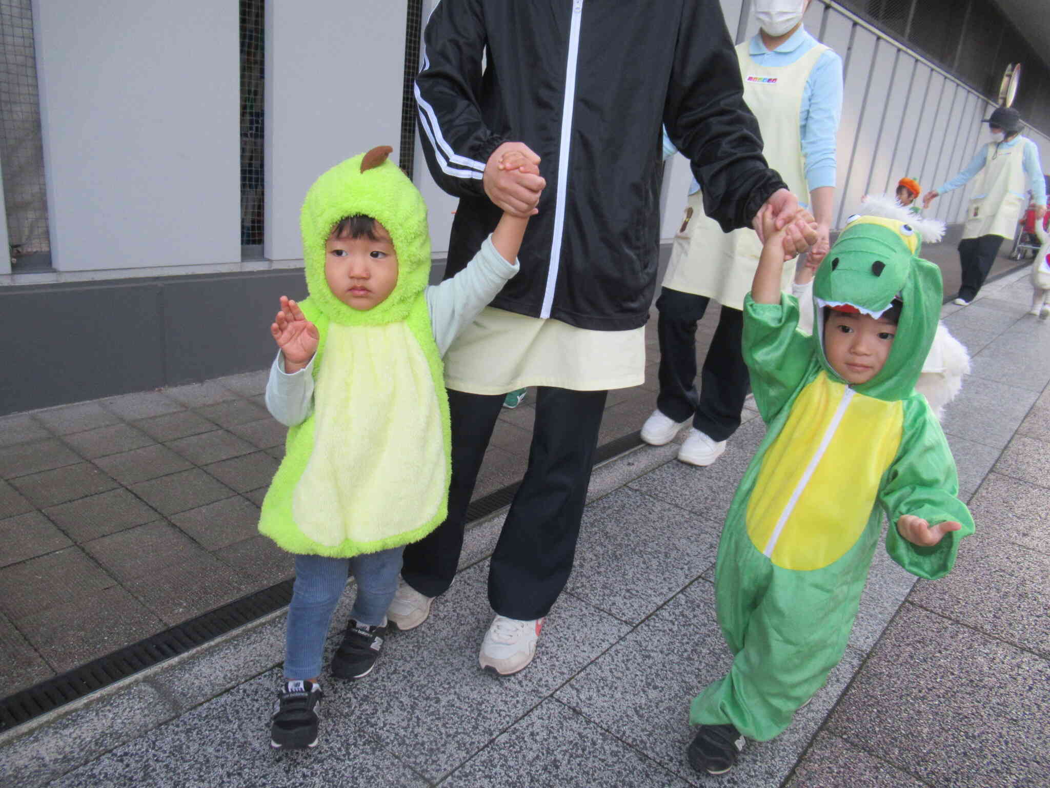 1歳児さんハロウィンイベントのパレードの様子♪